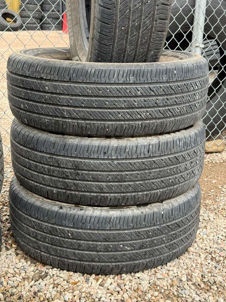 265/60R18 Set (4 Used Tires) Hankook Dynapro HY
