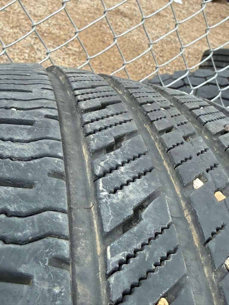 265/60R18 Set (4 Used Tires) Hankook Dynapro HY