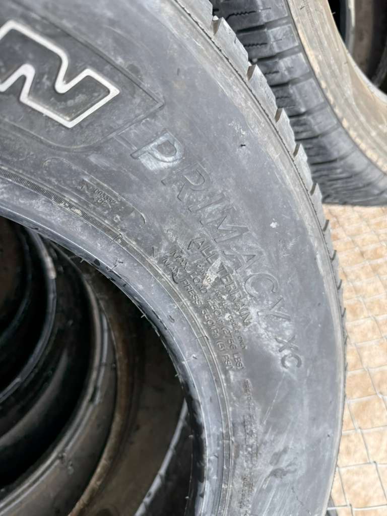 275/65R18 Set (4 Used Tires) Michelin Primacy XC