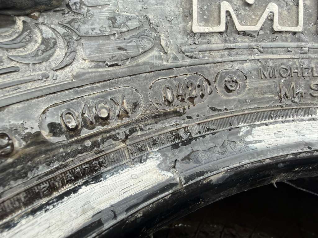 275/65R18 Set (4 Used Tires) Michelin Primacy XC