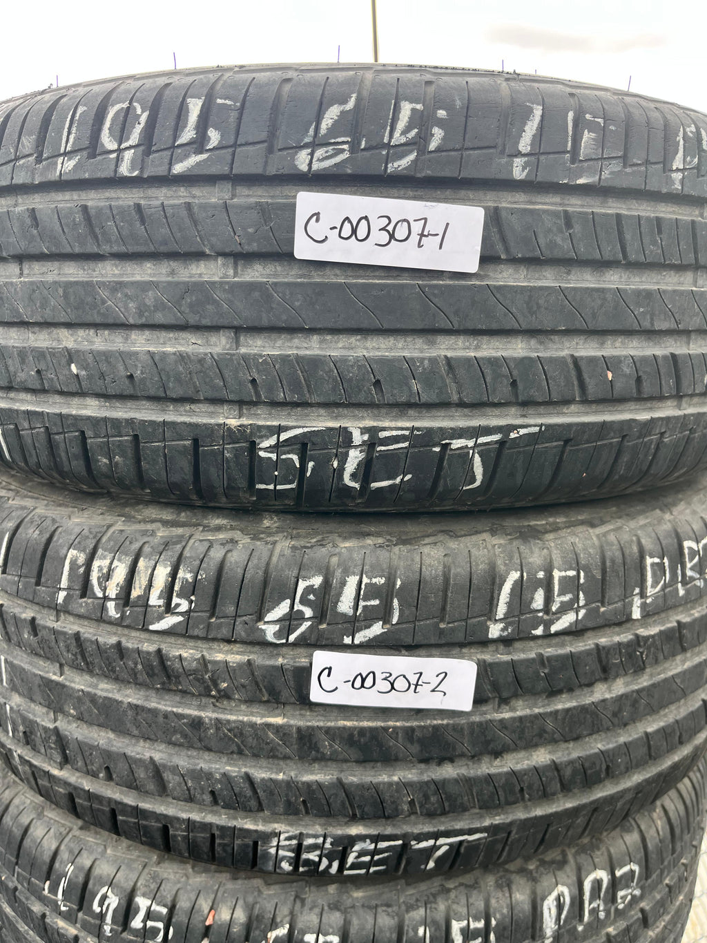 195/65R15 Pair (2 Used Tires) Mastercraft Stratus
