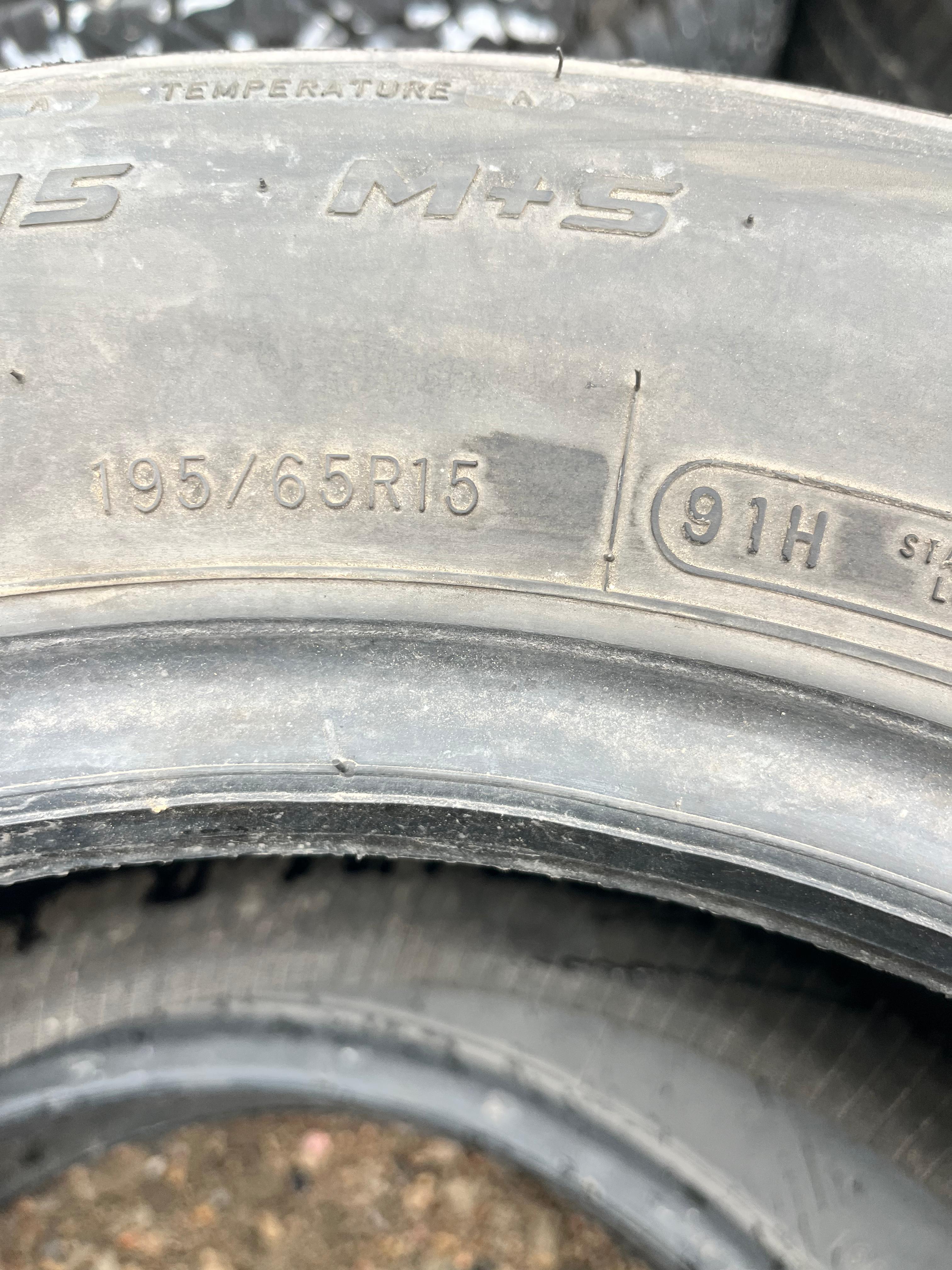 195/65R15 Pair (2 Used Tires) Mastercraft Stratus