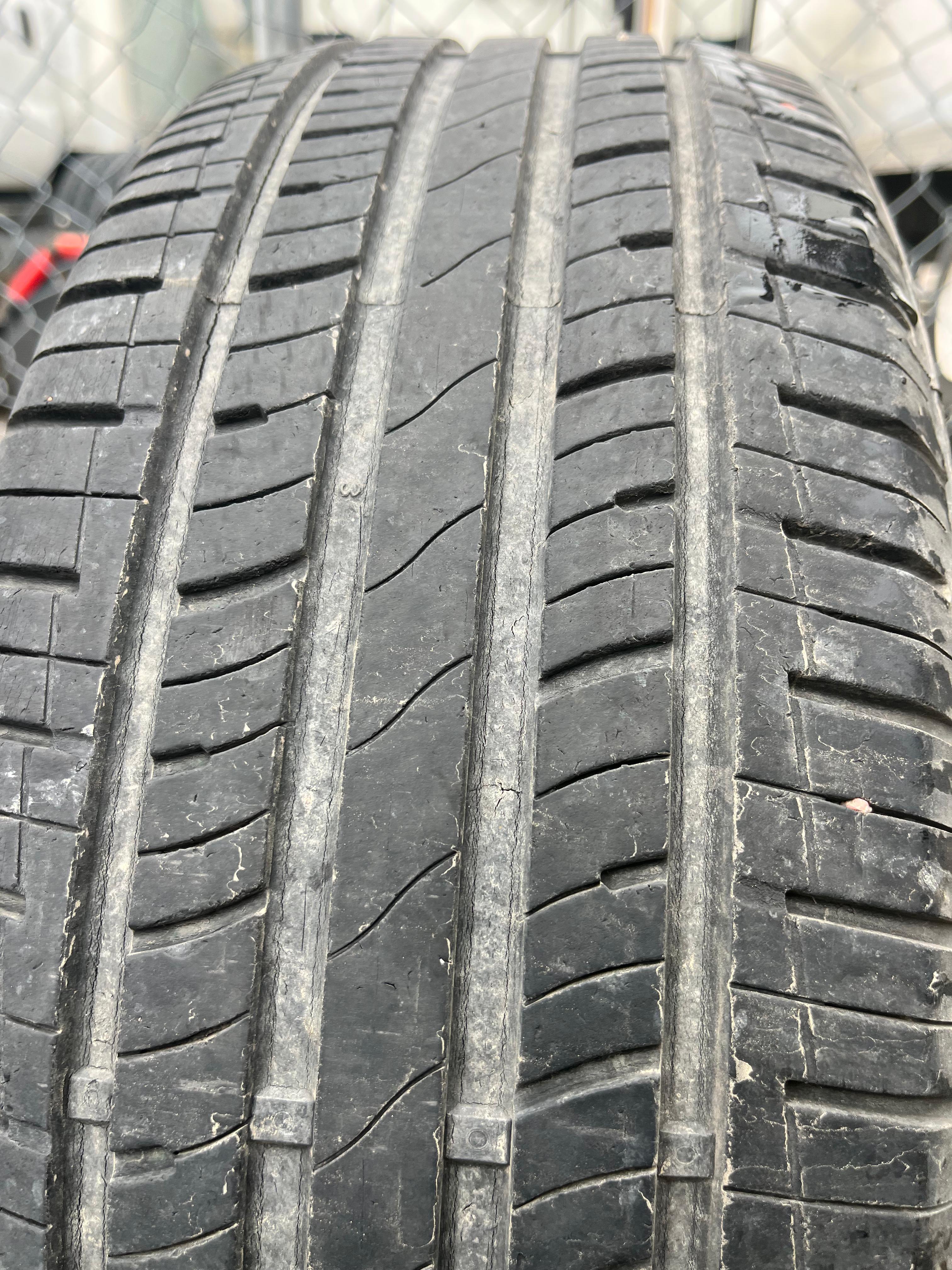 195/65R15 Pair (2 Used Tires) Mastercraft Stratus