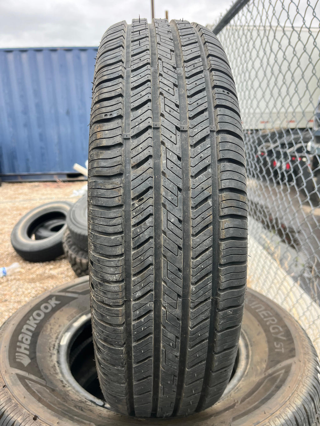 215/70R15 Pair (2 Used Tires) Hankook Kinergy