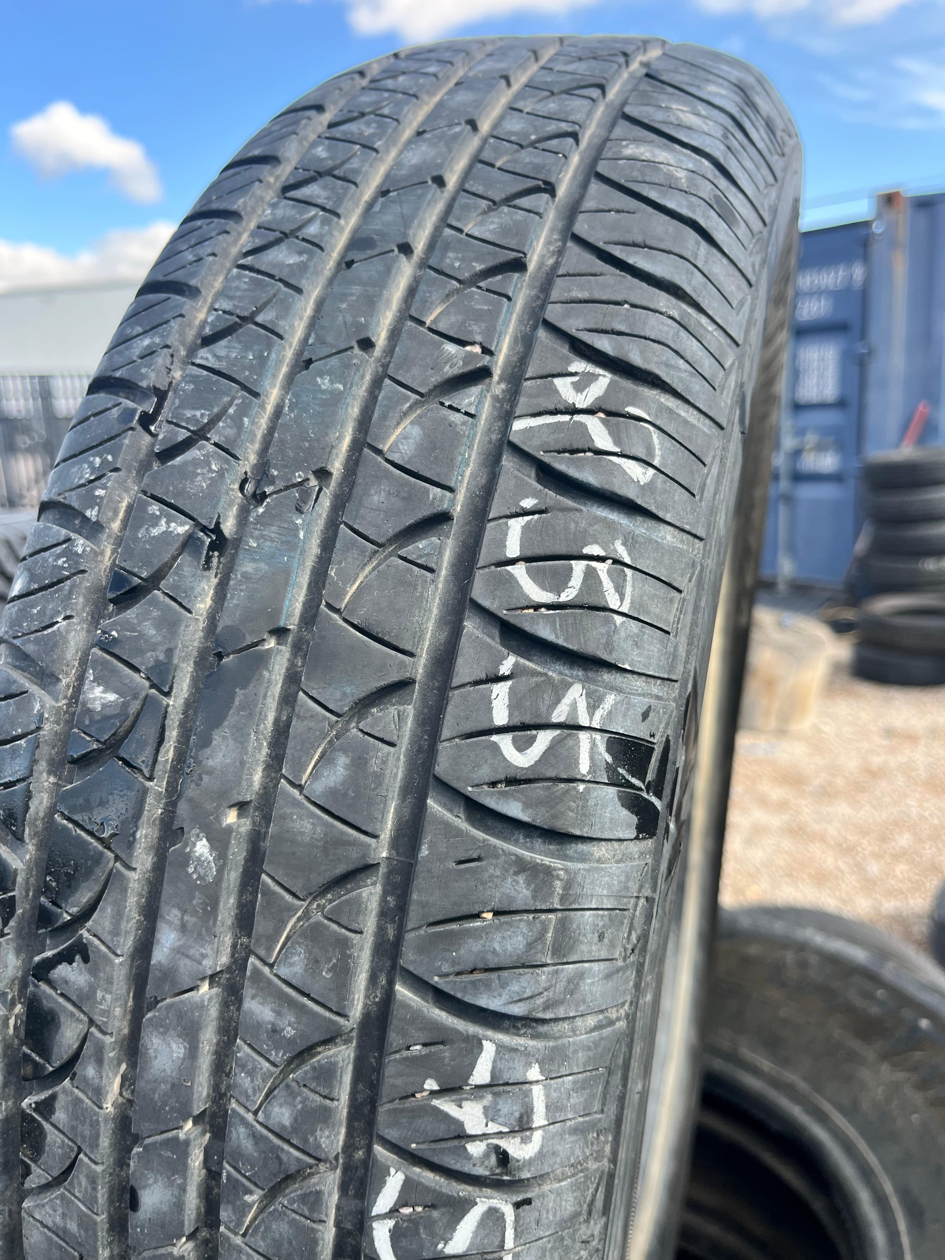 235/75R15 Pair (2 Used Tires) Hankook Óptimo (H724)