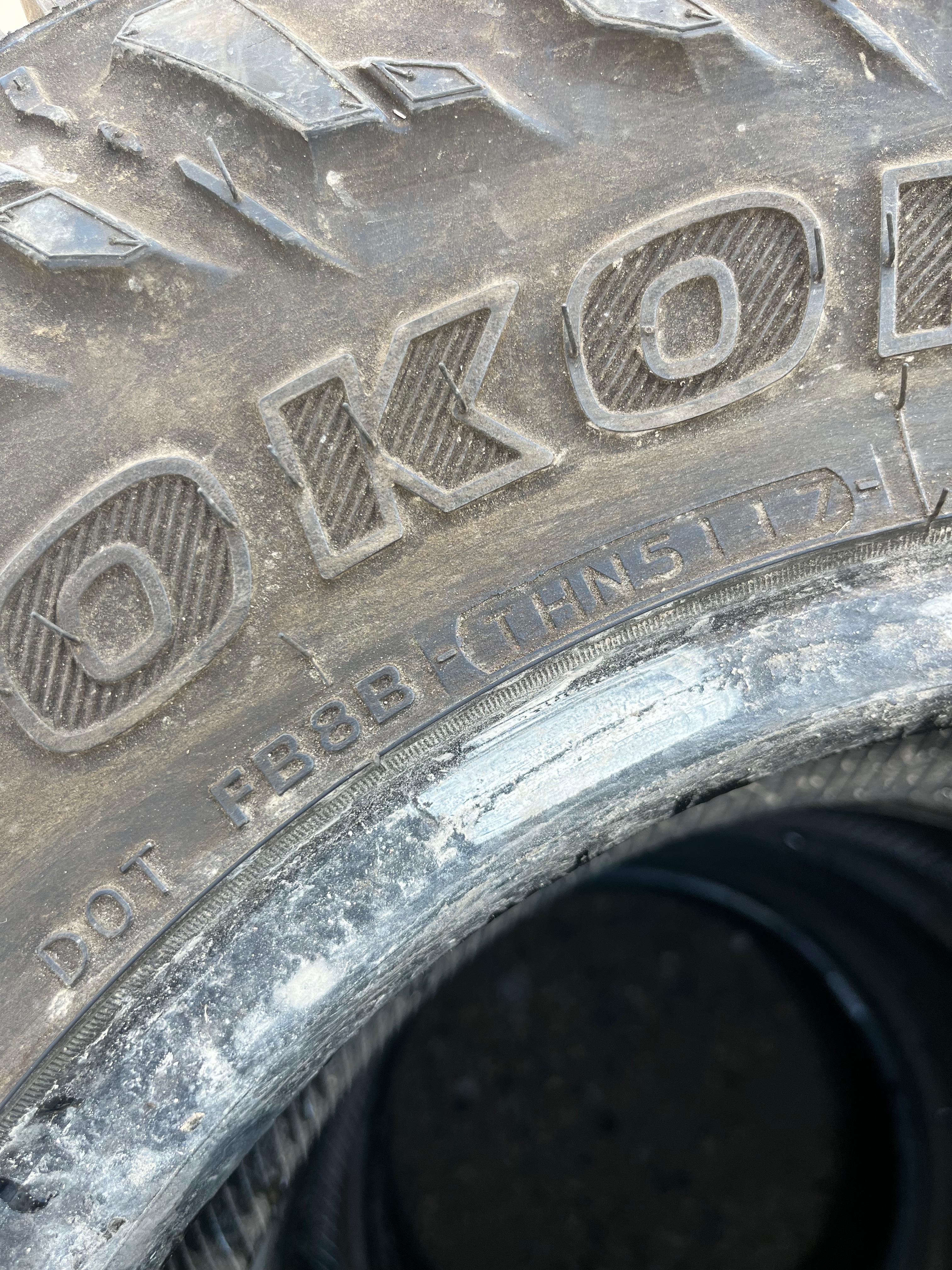 LT30x9.50R15 Pair (2 Used Tires) Yokohama Geolandar (G003)