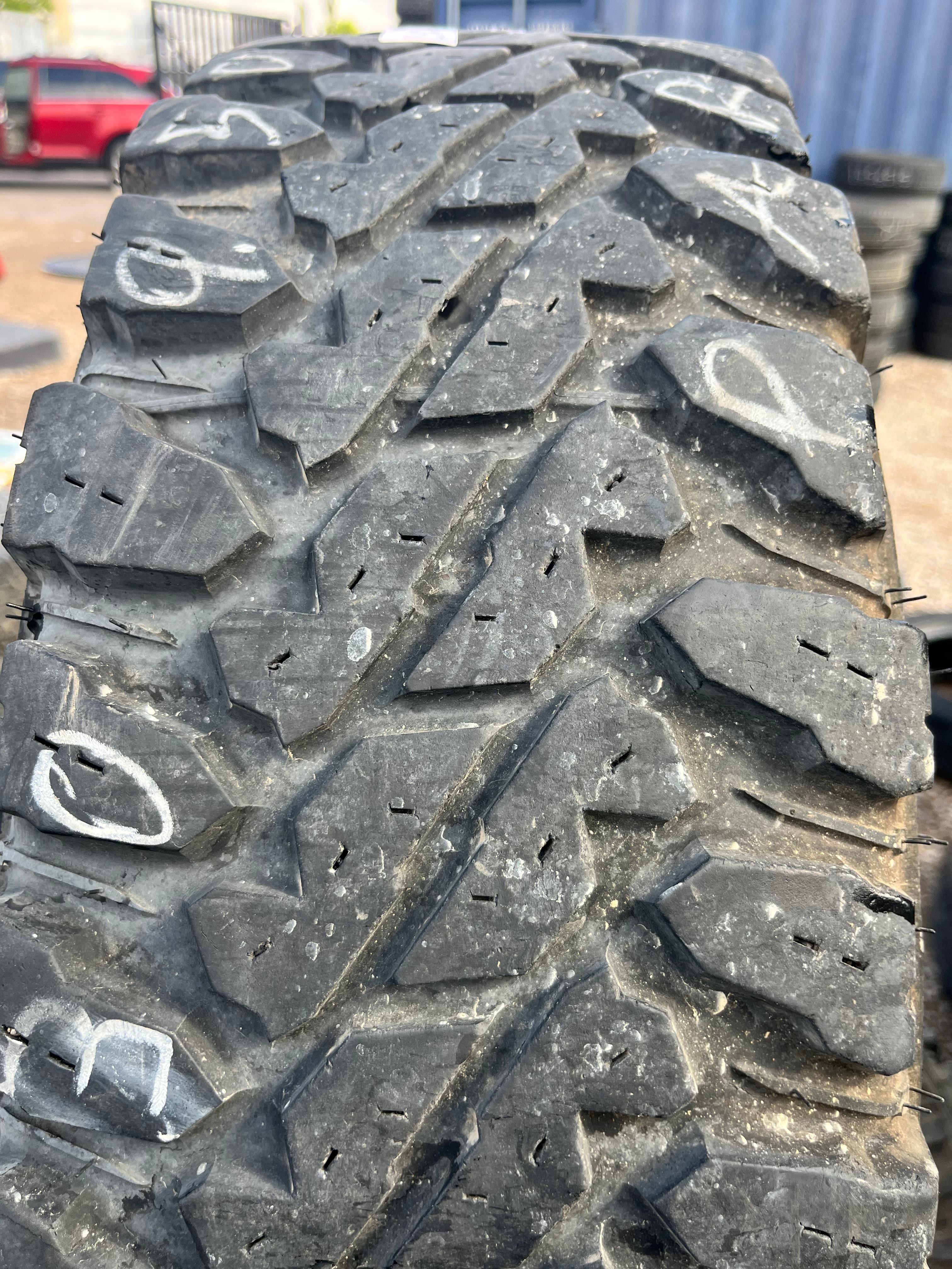 LT30x9.50R15 Pair (2 Used Tires) Yokohama Geolandar (G003)