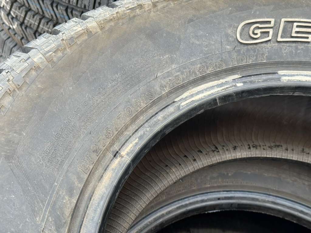 LT275/70R18 Set (4 Used Tires) Yokohama Geloandar A/T G015