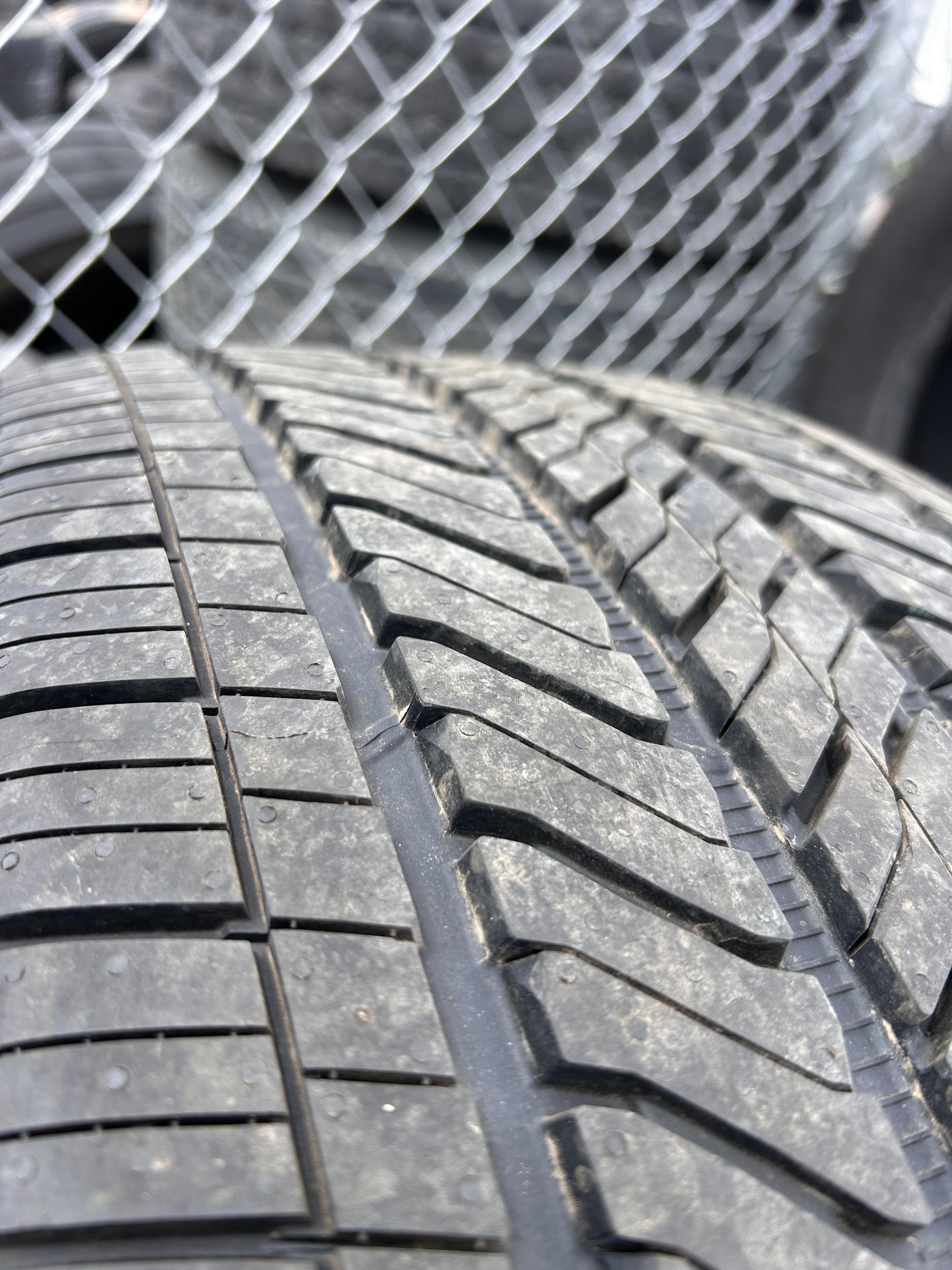 285/40R24 (3 Used Tires)  Bridgestone Alenza AS 02