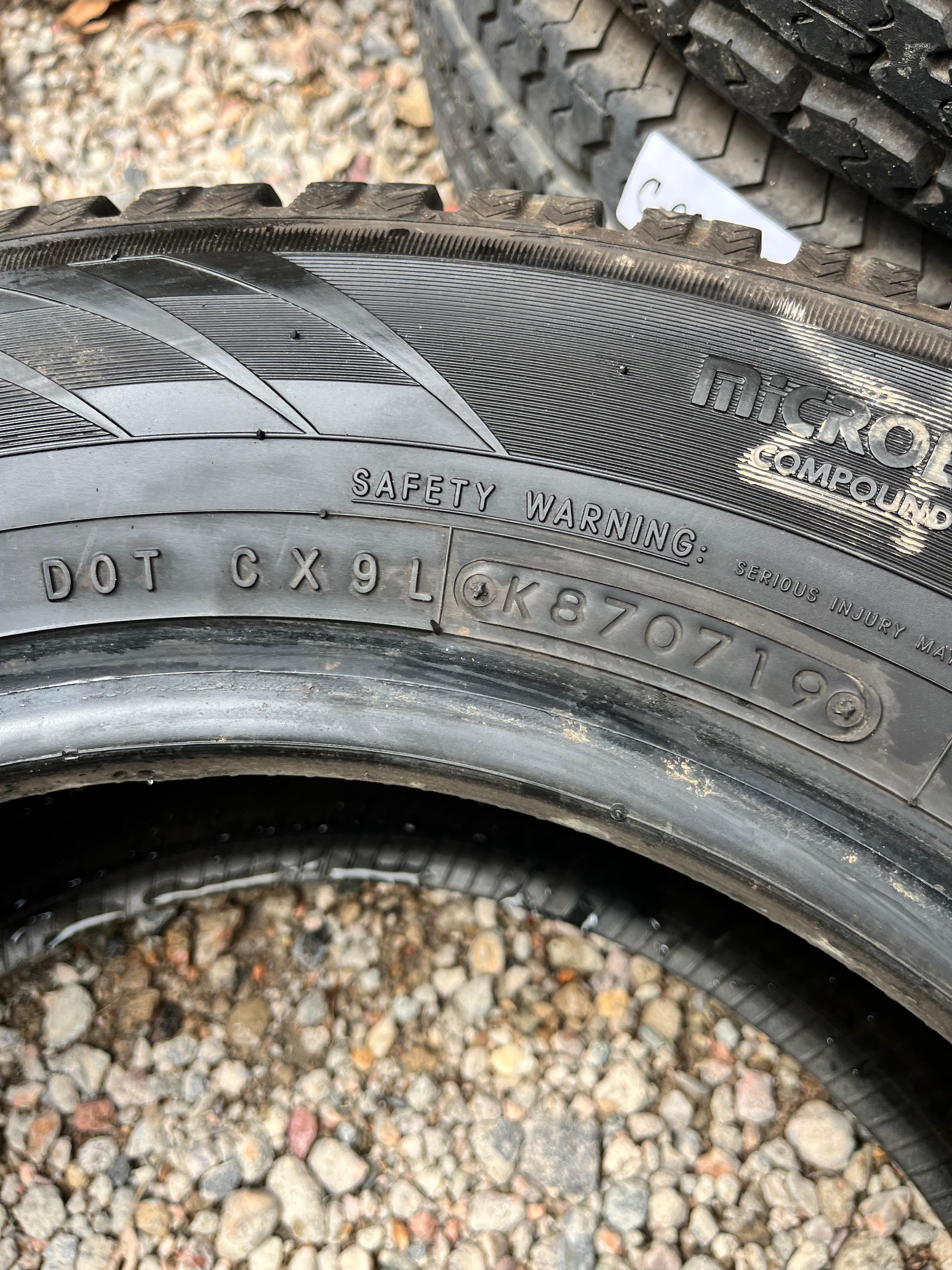 205/65R15 Pair (2 Used Tires) Toyo Observe GSI-5