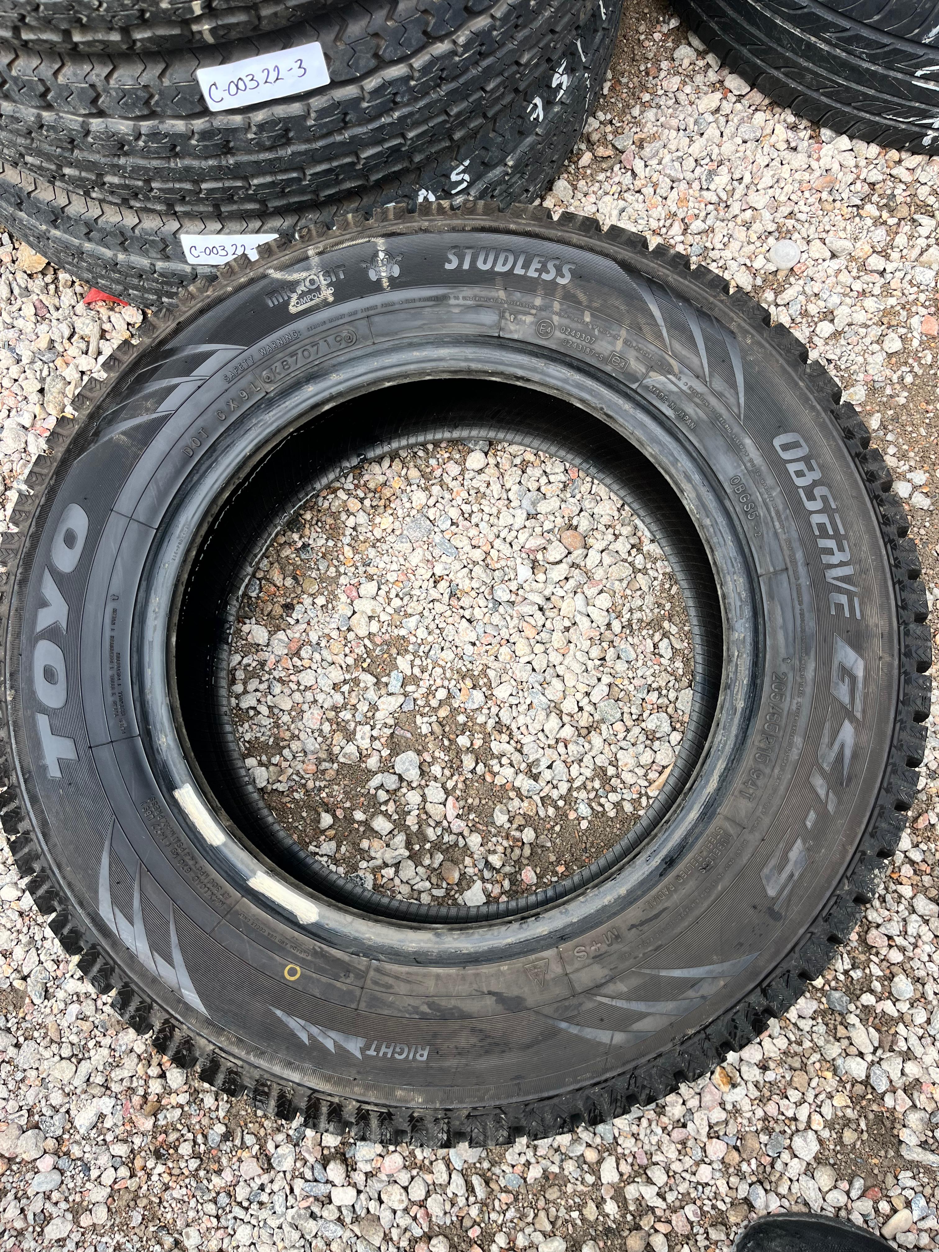 205/65R15 Pair (2 Used Tires) Toyo Observe GSI-5