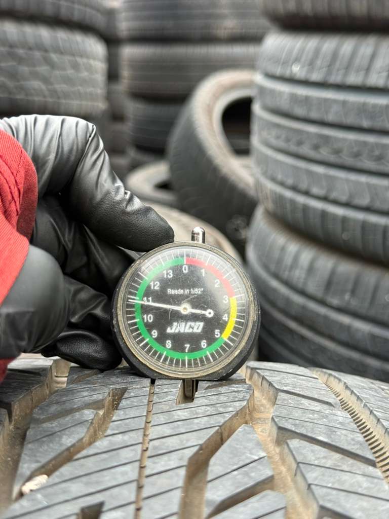 255/45R22 (3 Used Tires) Continental CrossContact LX20