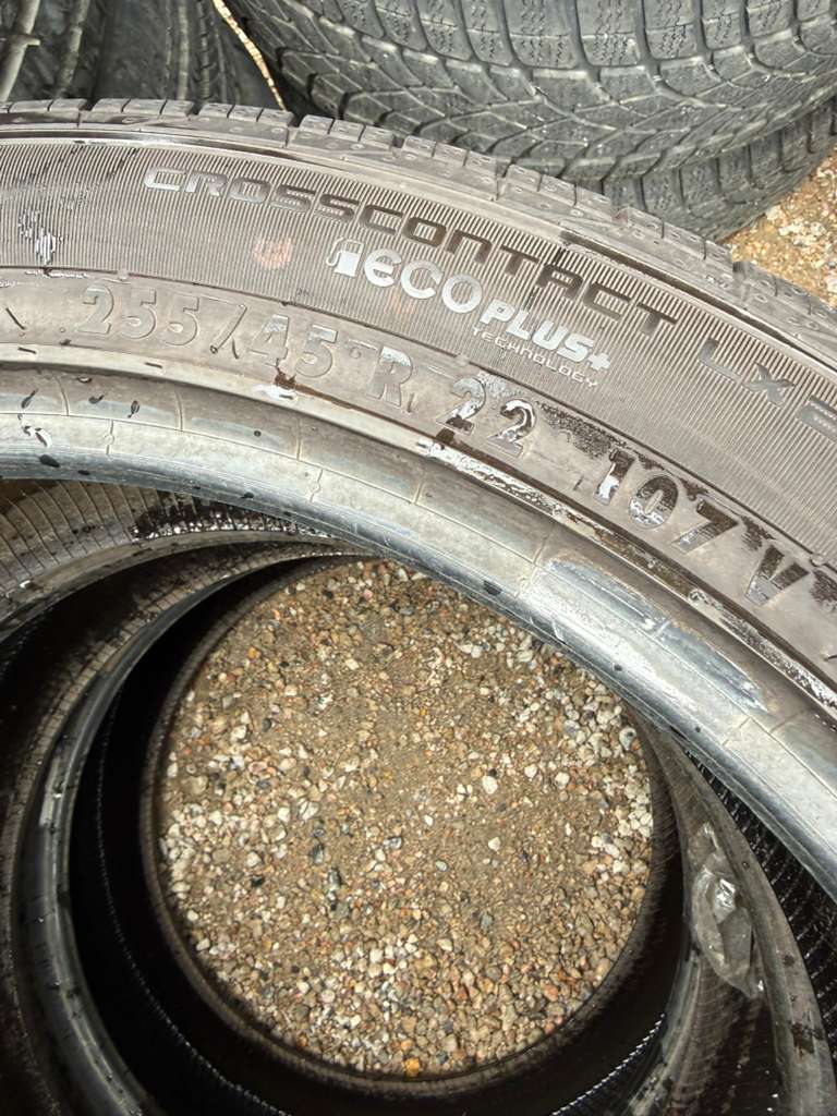 255/45R22 (3 Used Tires) Continental CrossContact LX20