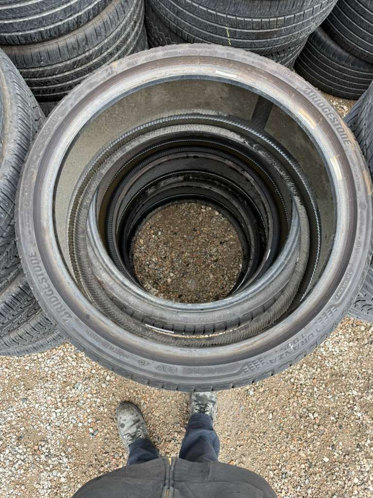 255/35R21 Set (4 Used Tires) Bridgestone Turanza T005