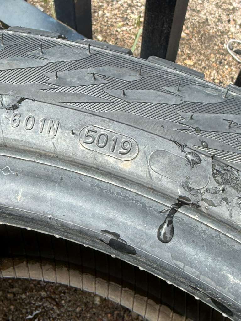 315/35R21 Pair (2 Used Tires) Tyres Hakkep