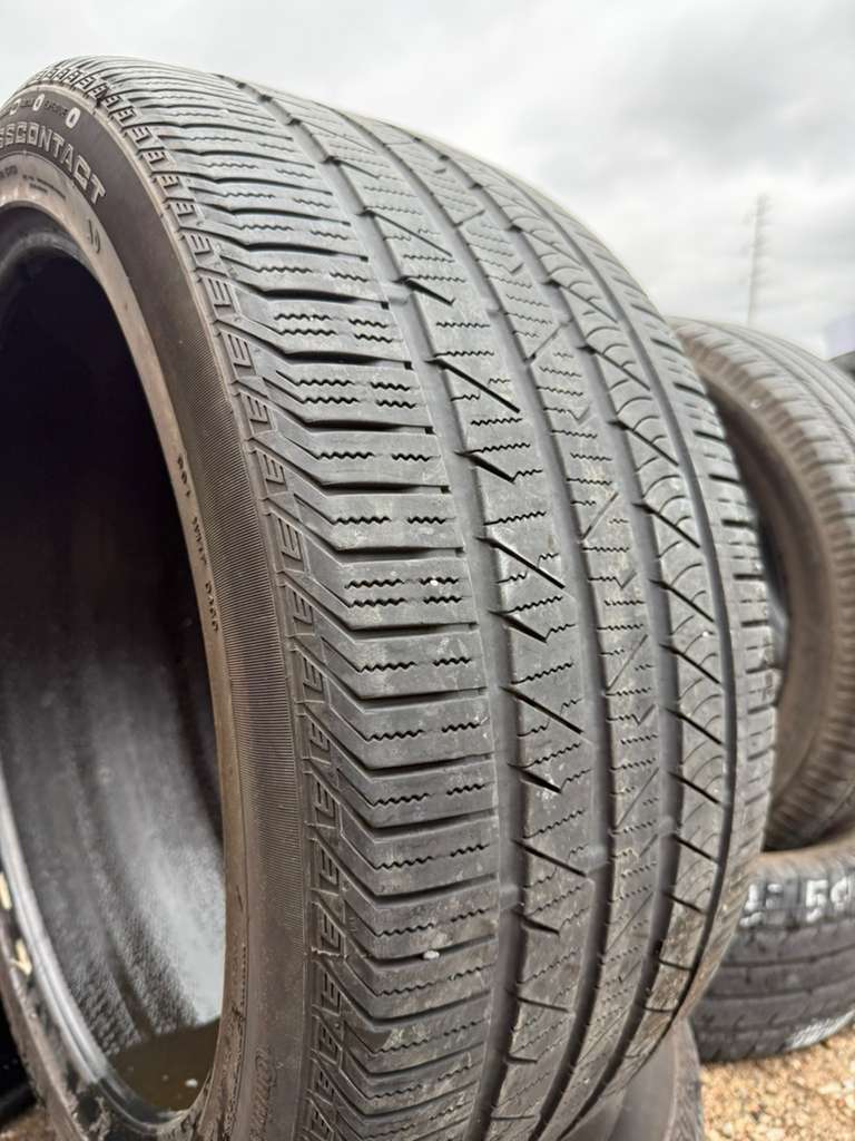 285/40R22 Pair (2 Used Tires) Continental CrossContact LX Sport