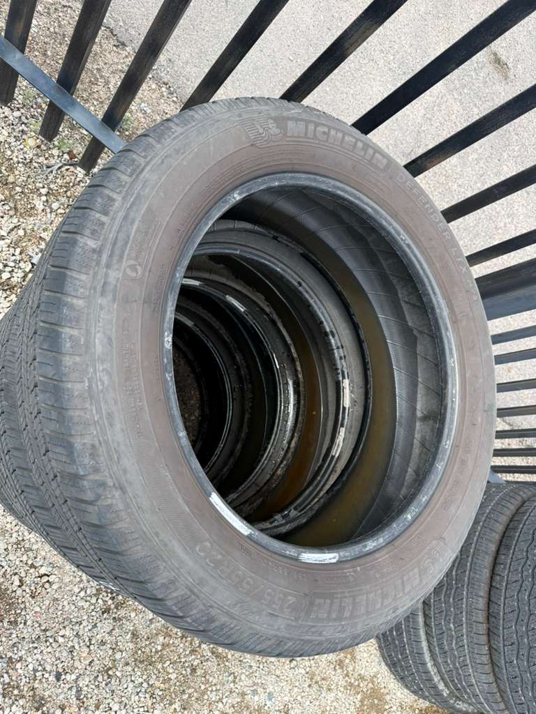 255/55R20 Set (4 Used Tires) Michelin Defender LTX MS