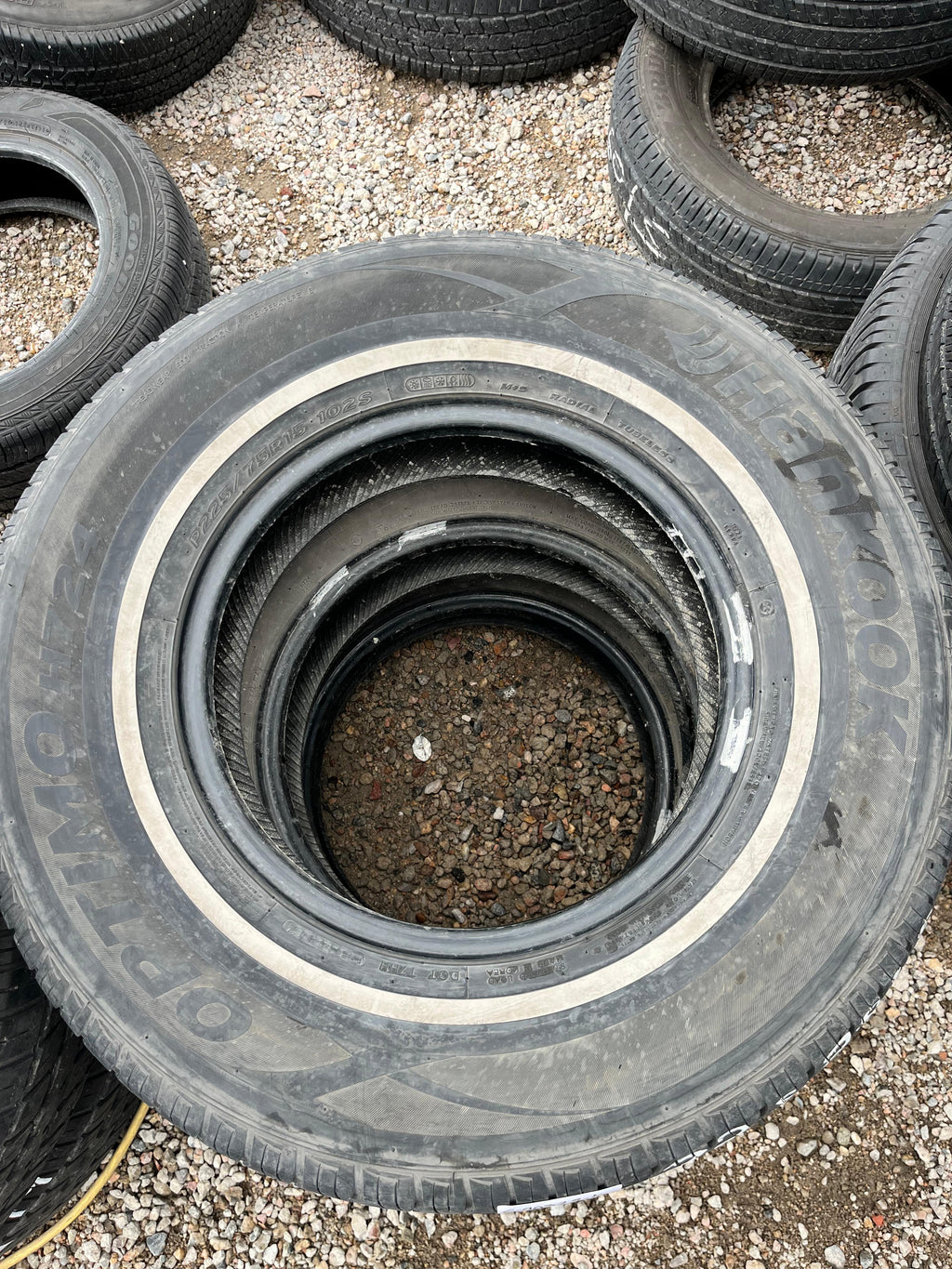 225/75R15 (3 Used Tires) Hankook Óptimo (H724)