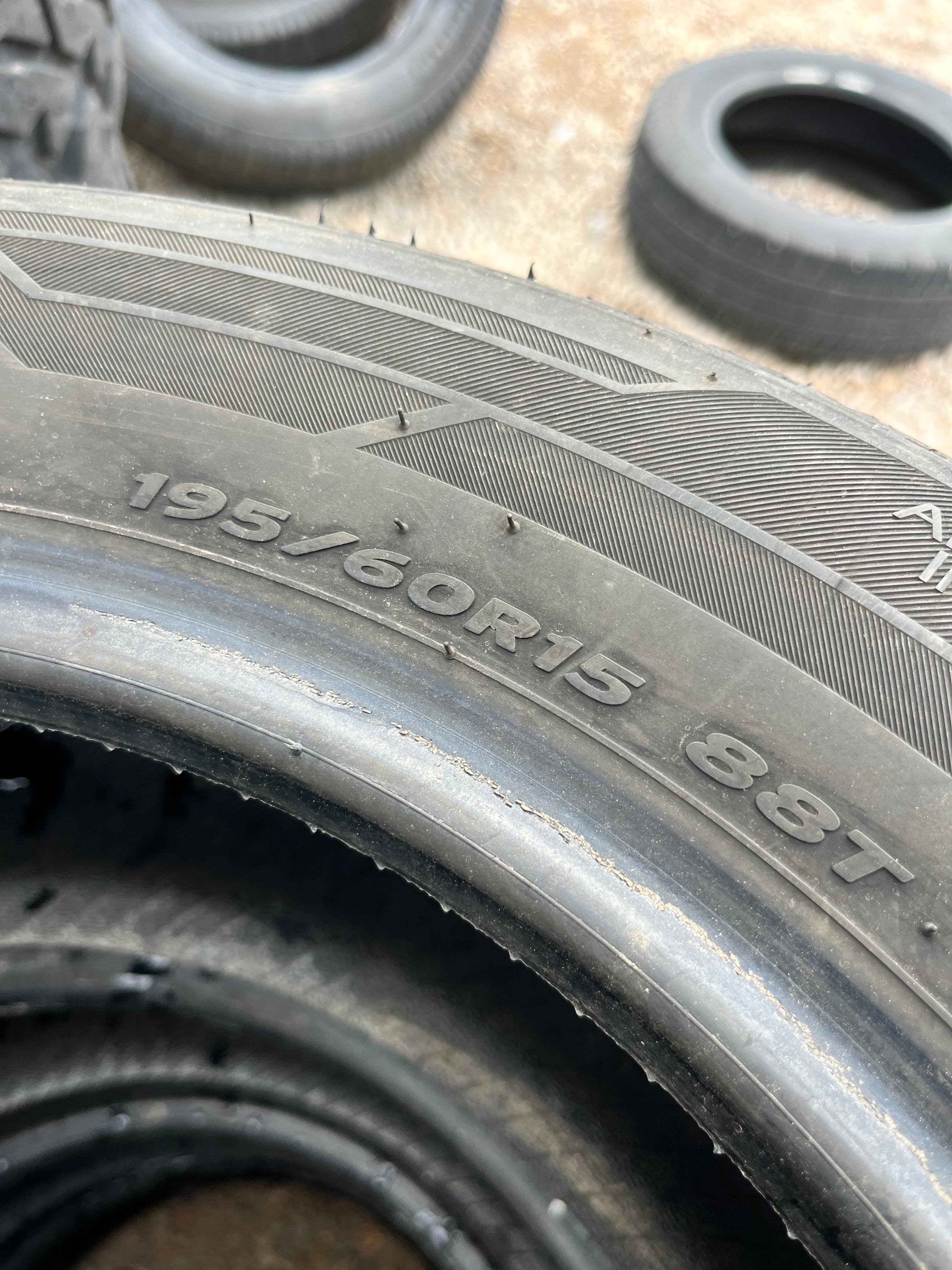 195/60R15 Pair (2 Used Tires) Hankook Kinergy