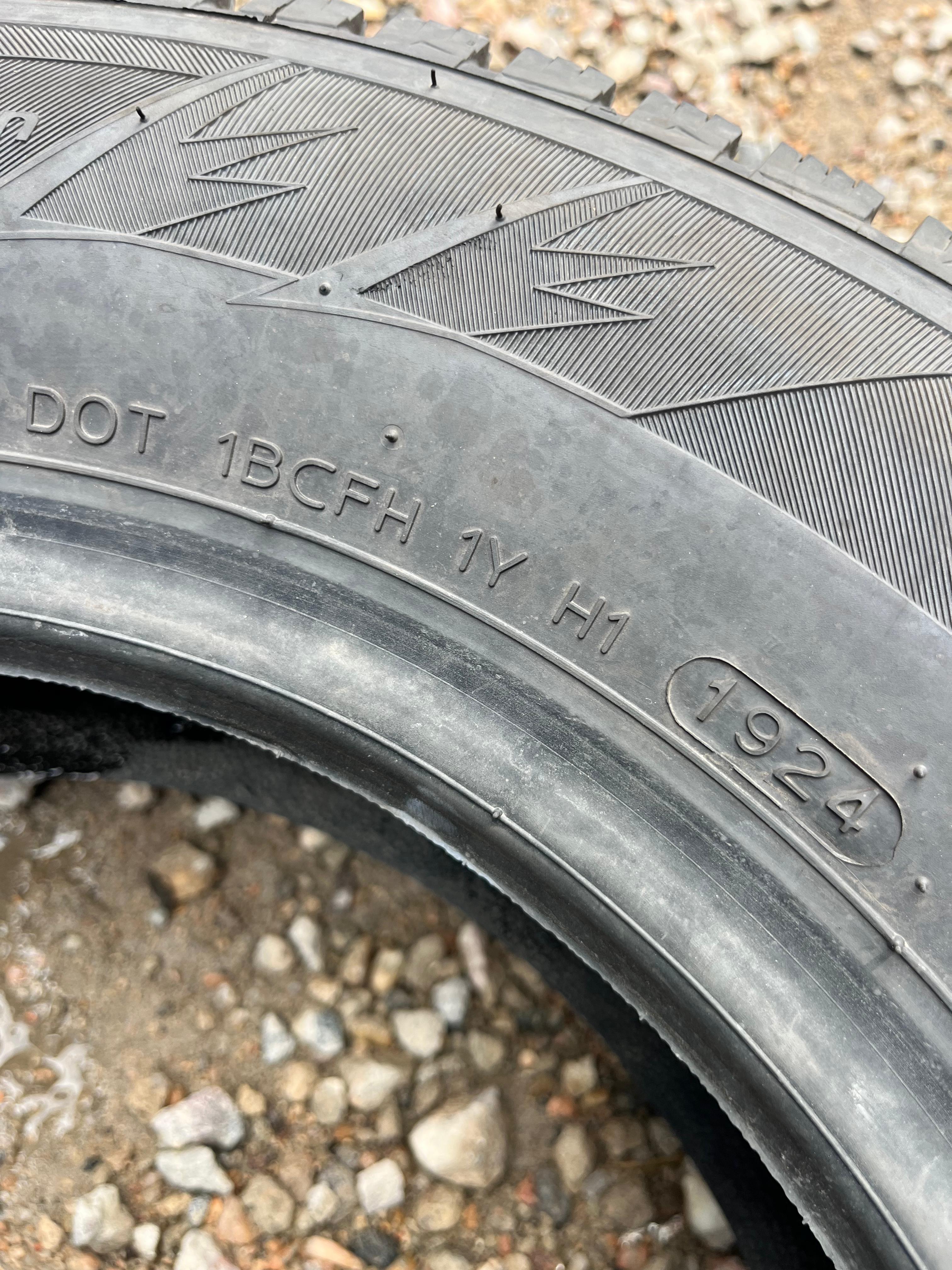175/70R13 Pair (2 Used Tires) Hankook Winter I Piker RS2