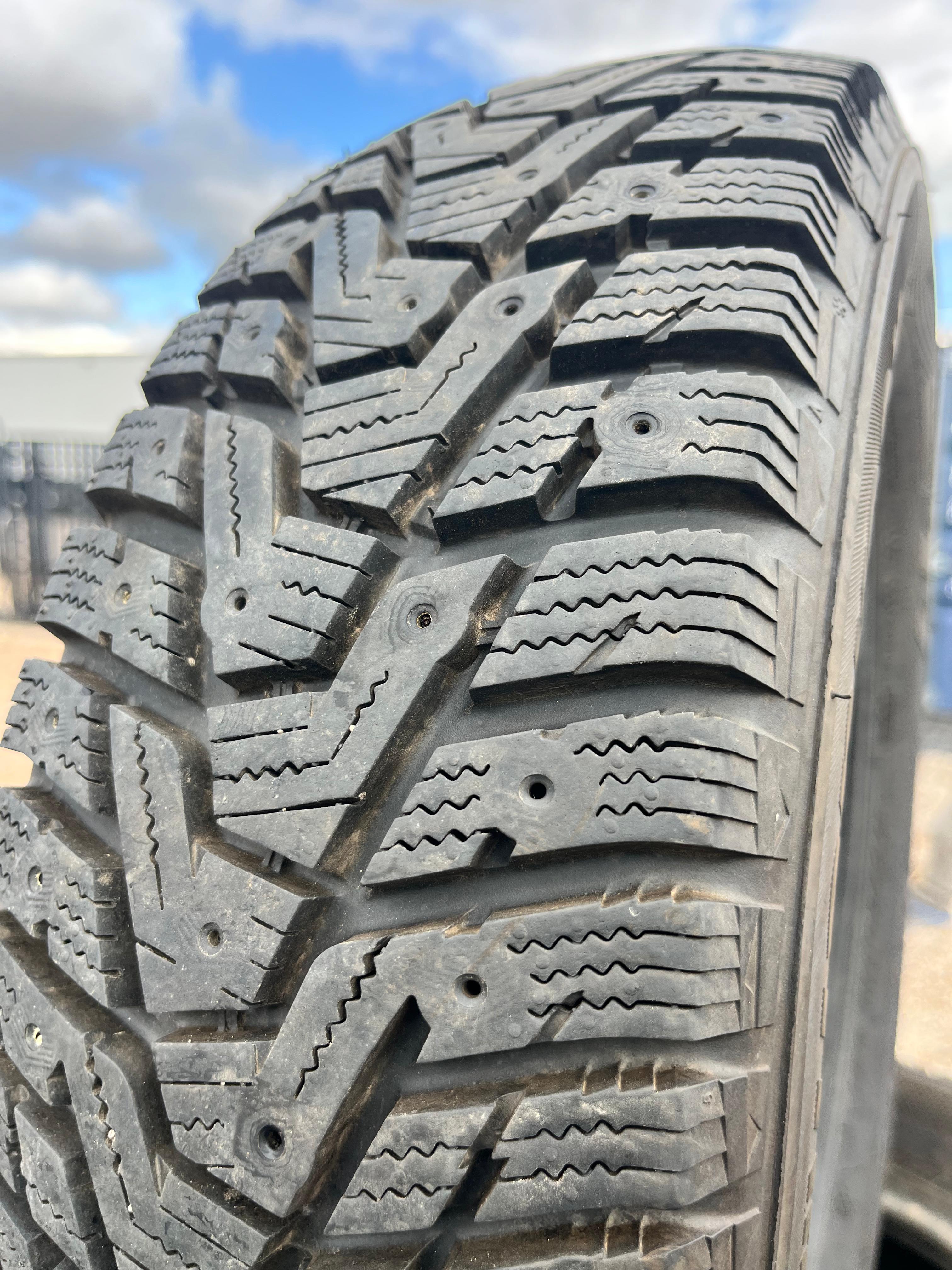 175/70R13 Pair (2 Used Tires) Hankook Winter I Piker RS2