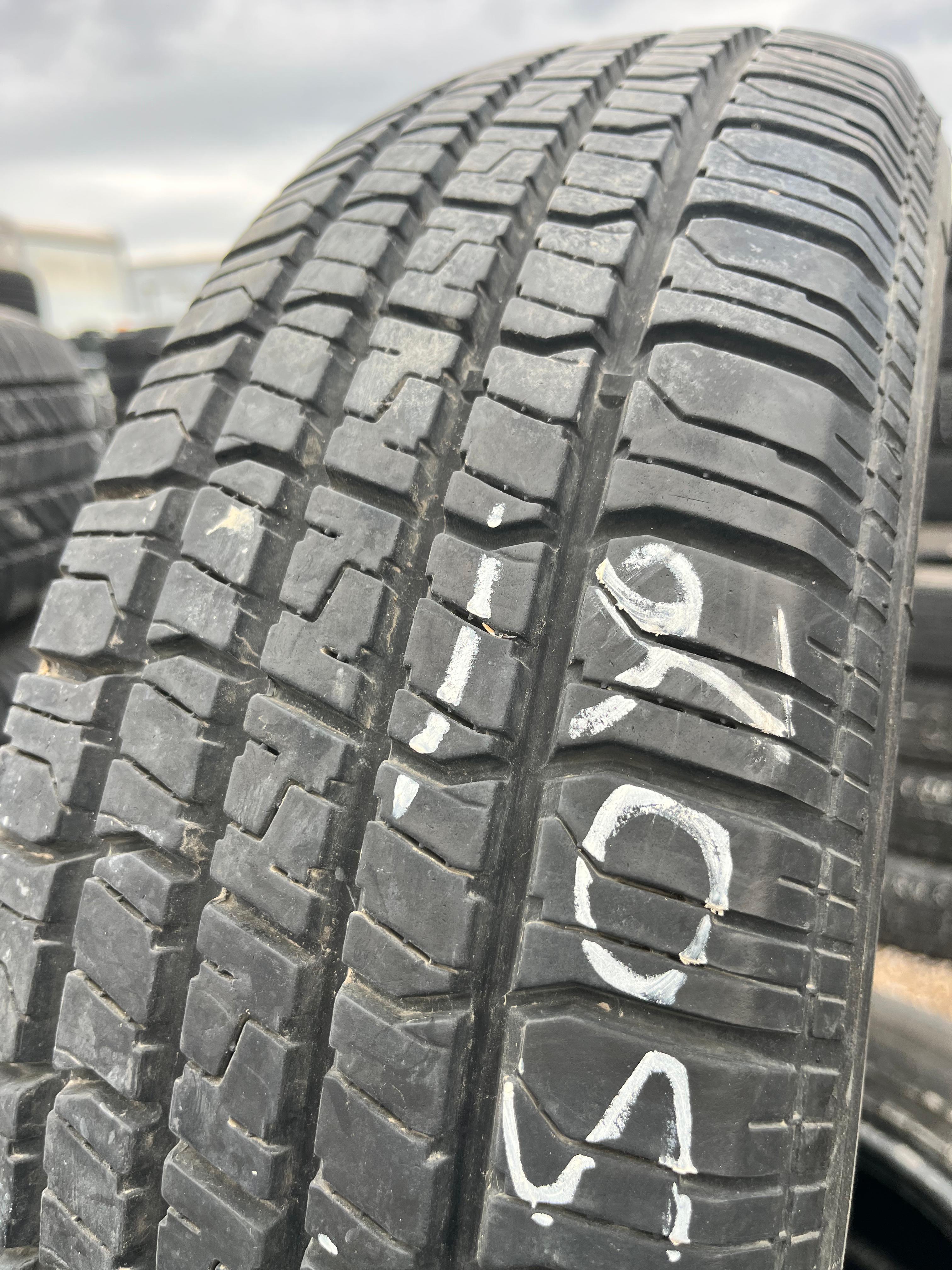 205/70R15 Pair (2 Used Tires) Venezia Classic (787)