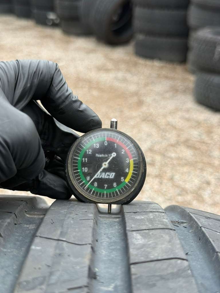 255/35R21 Pair (2 Used Tires) Pirelli P Zero