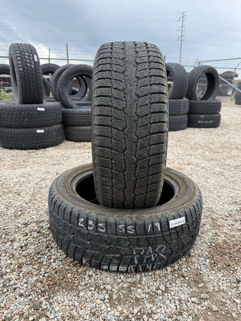 235/55R19 Pair (2 Used Tires) Toyo Observe GSi-6 LS