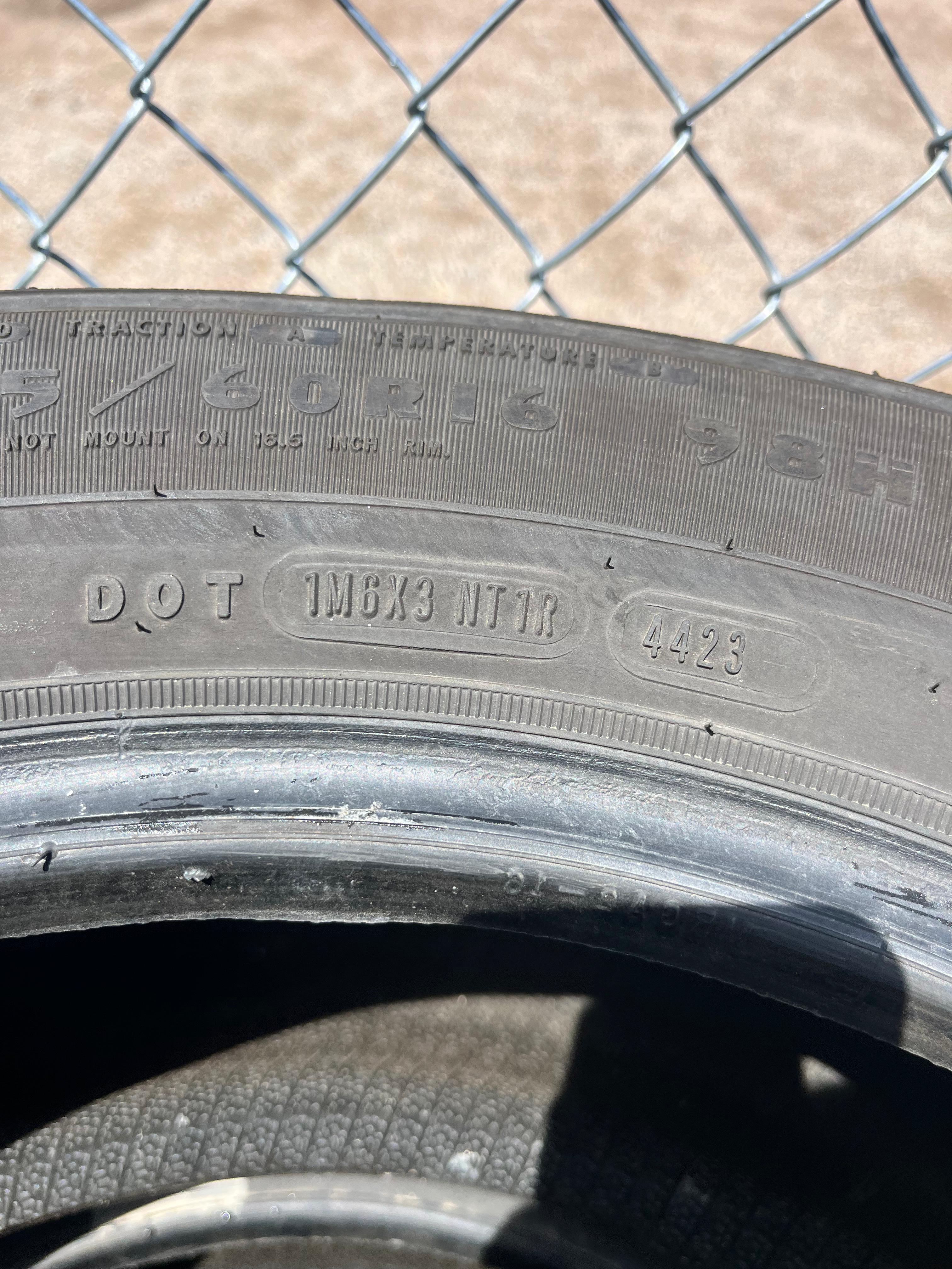 225/60R16 Set (4 Used Tires) Douglas Touring
