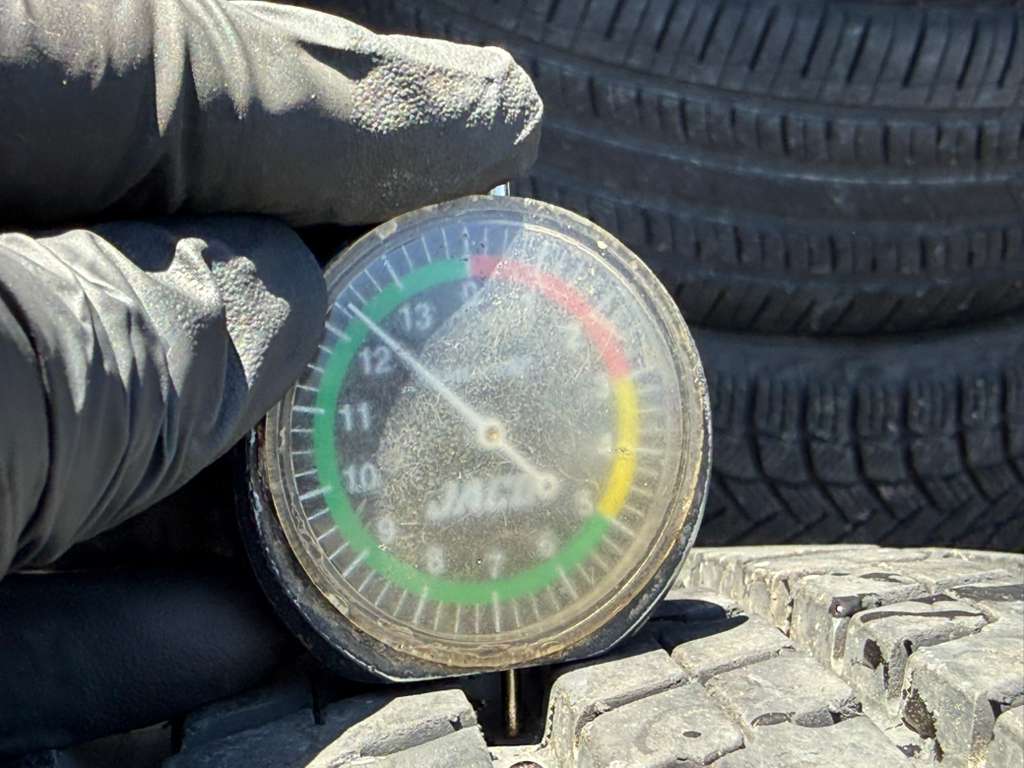 265/65R17 Pair (2 Used Tires) Bridgestone Dueler LTH