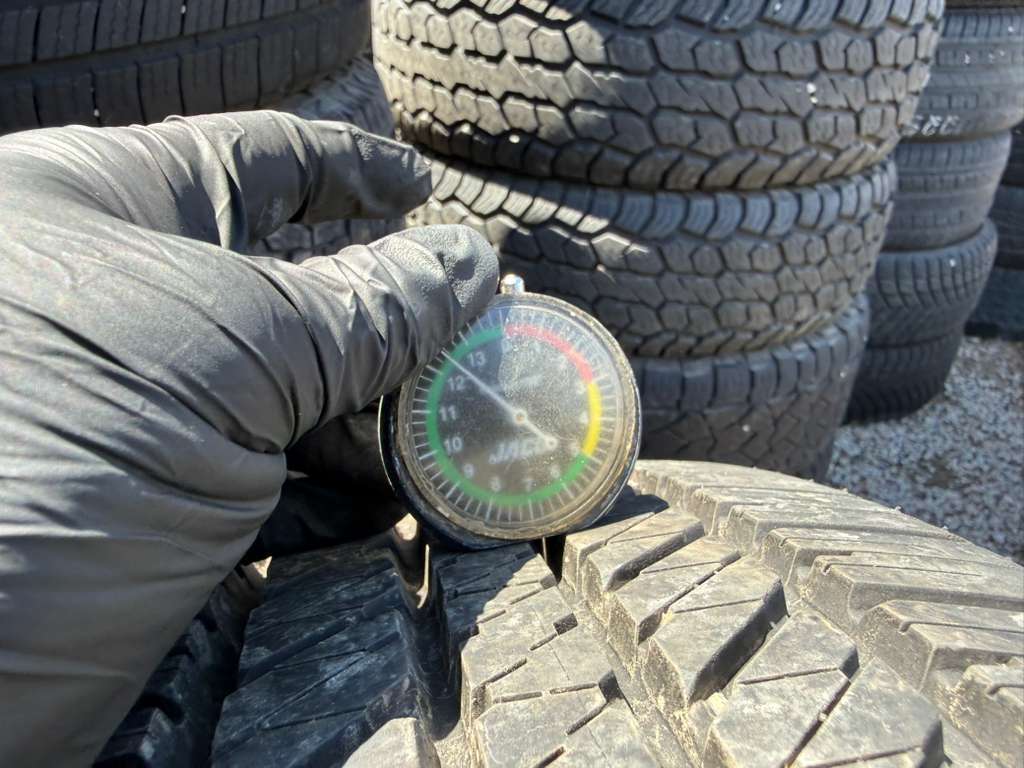 265/70R17 Pair (2 Used Tires) Bridgestone Dueler HT 684 2
