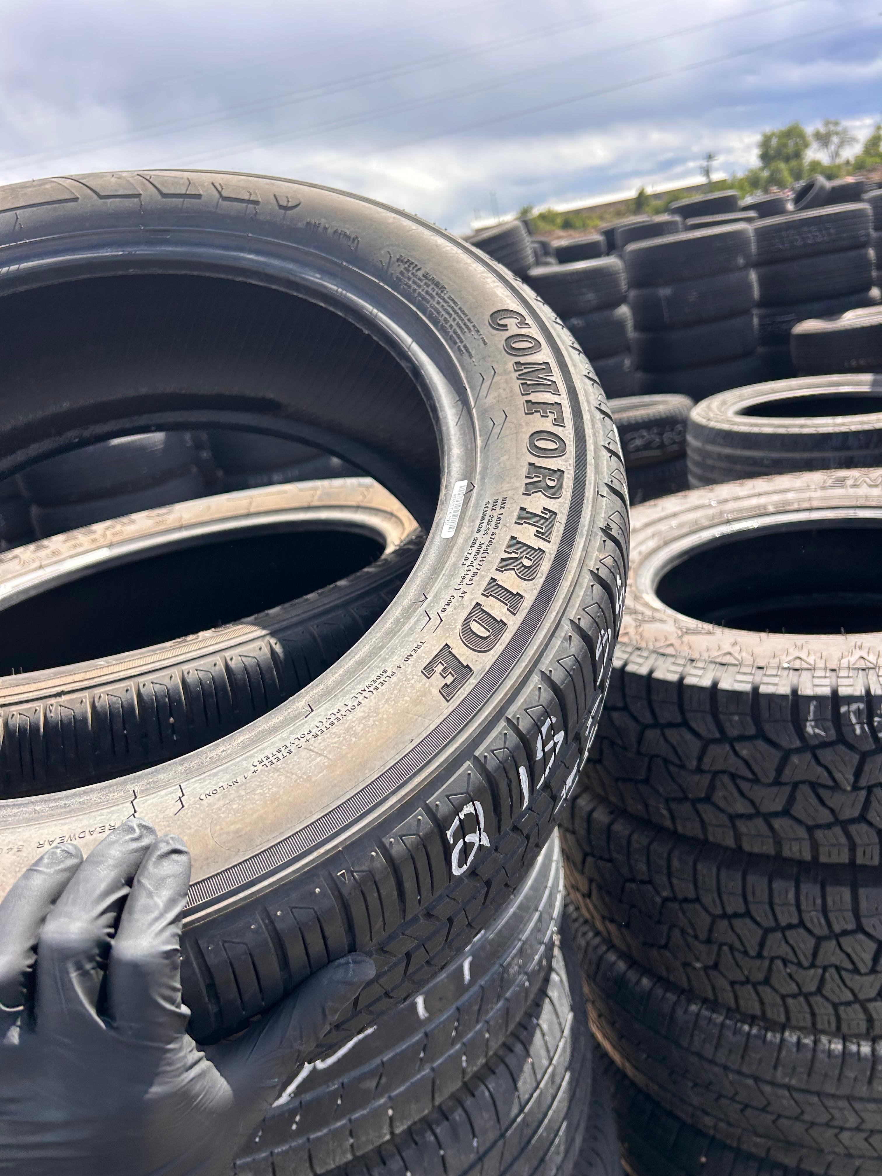 215/55R17 Pair (2 Used Tires) ComfortRide Suretrac