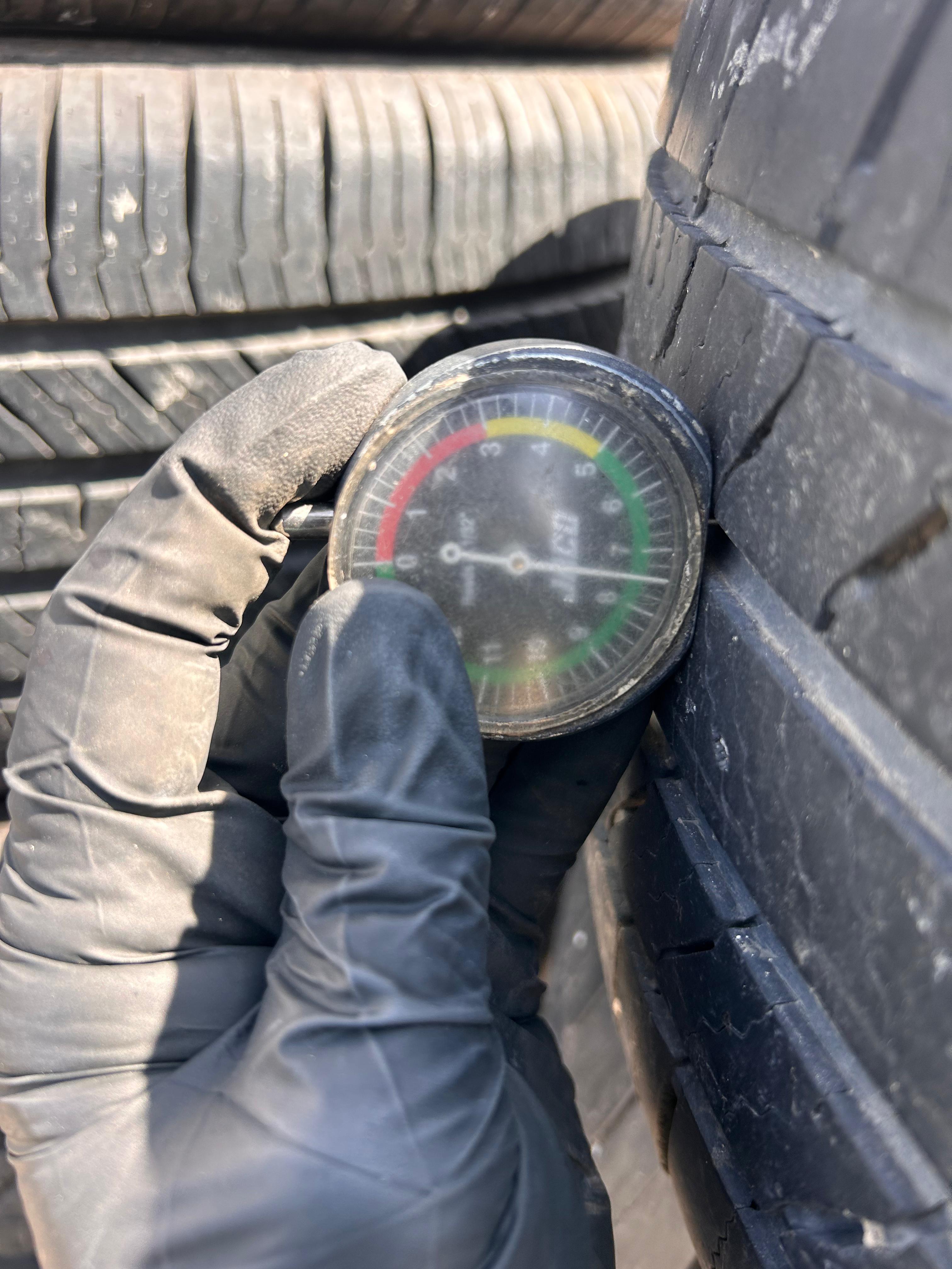 225/50R17 Set (4 Used Tires) Michelin Defender2