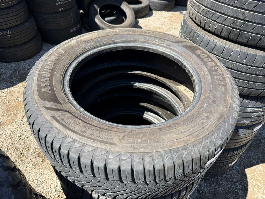 225/65R17 (3 Used Tires) Goodyear Assurance