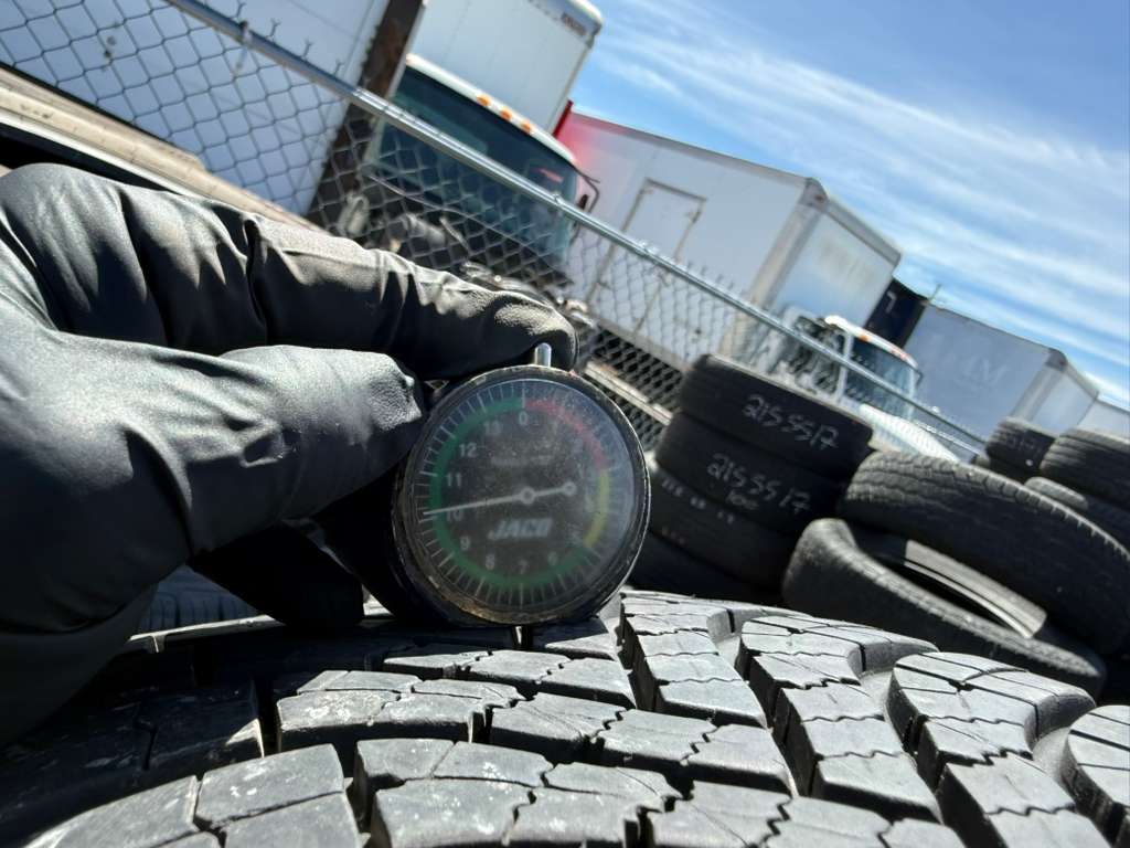 225/65R17 (3 Used Tires) Goodyear Assurance