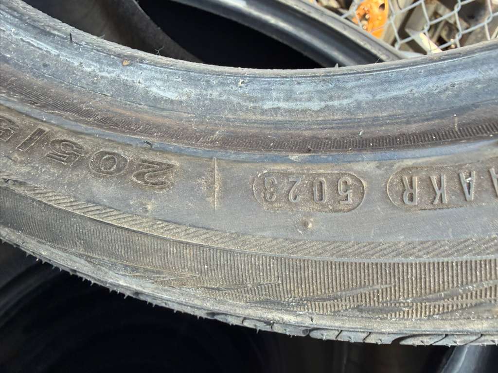 205/50R17 Pair (2 Used Tires) Nexen Npriz
