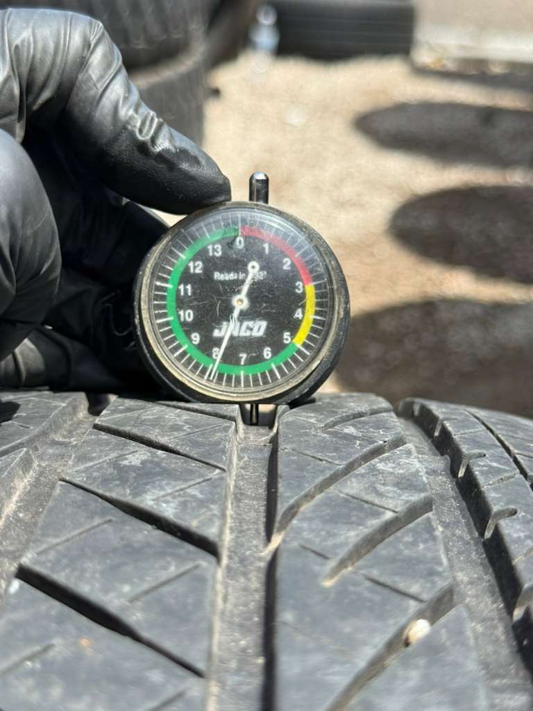 235/40R19 Pair (2 Used Tires) Bridgestone Turanza EL 440