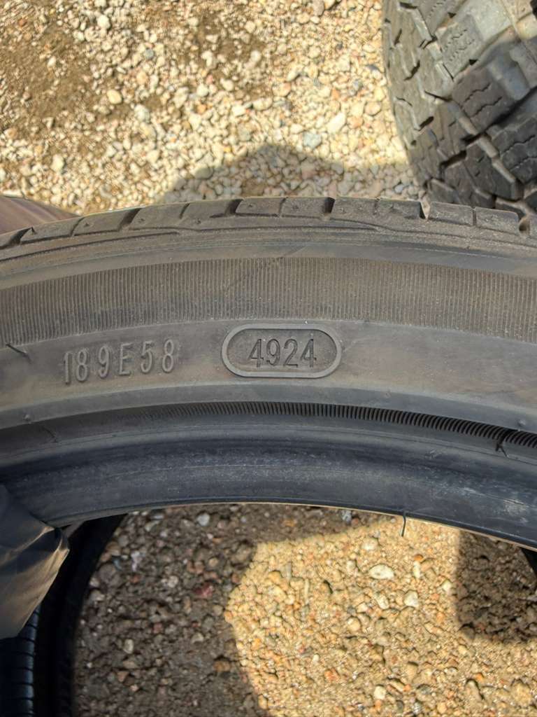 235/40R19 Pair (2 Used Tires) Bridgestone Turanza EL 440