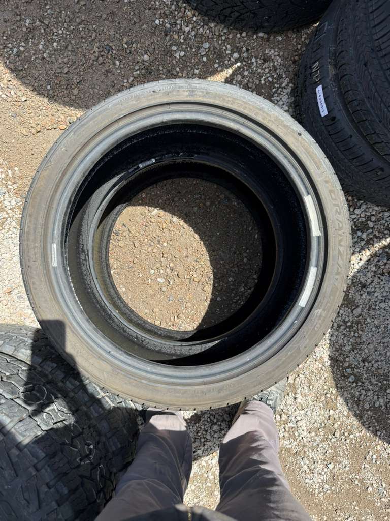 235/40R19 Pair (2 Used Tires) Bridgestone Turanza EL 440