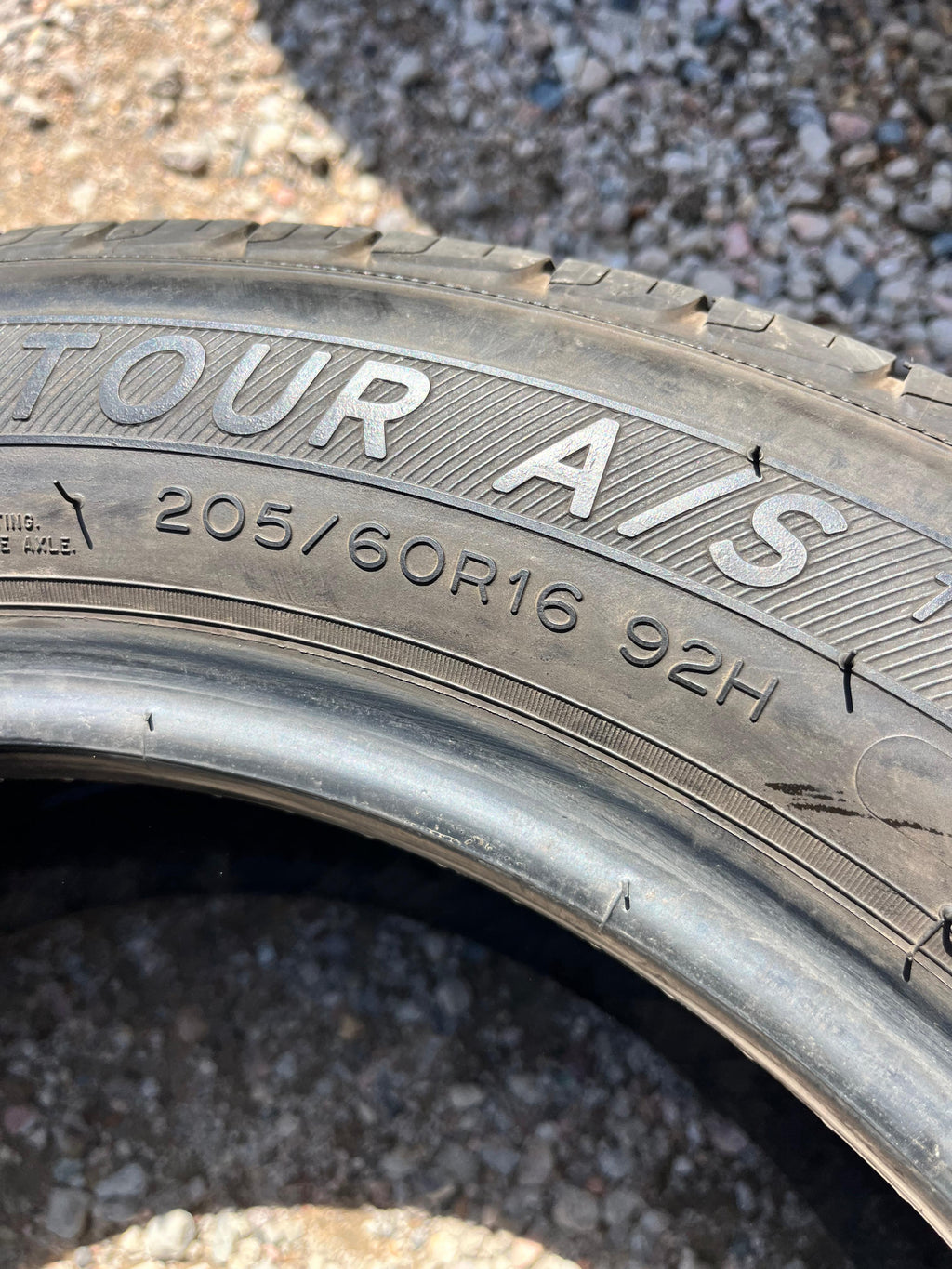 205/60R16 Set (4 Used Tires) Michelin X-Tour