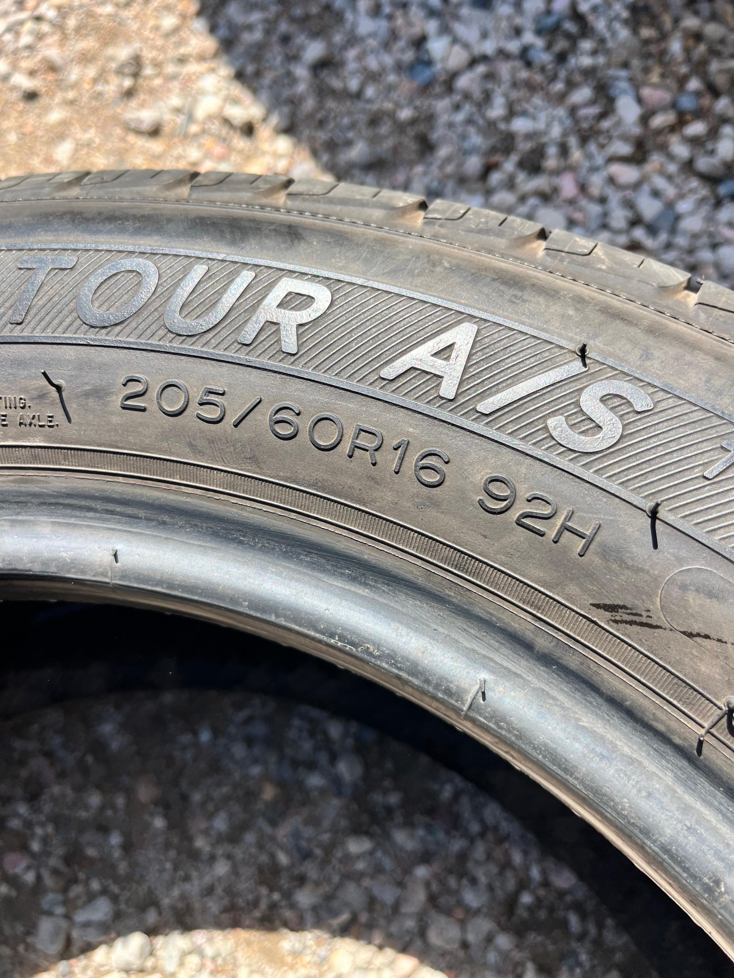 205/60R16 Set (4 Used Tires) MICHELIN X-Tour