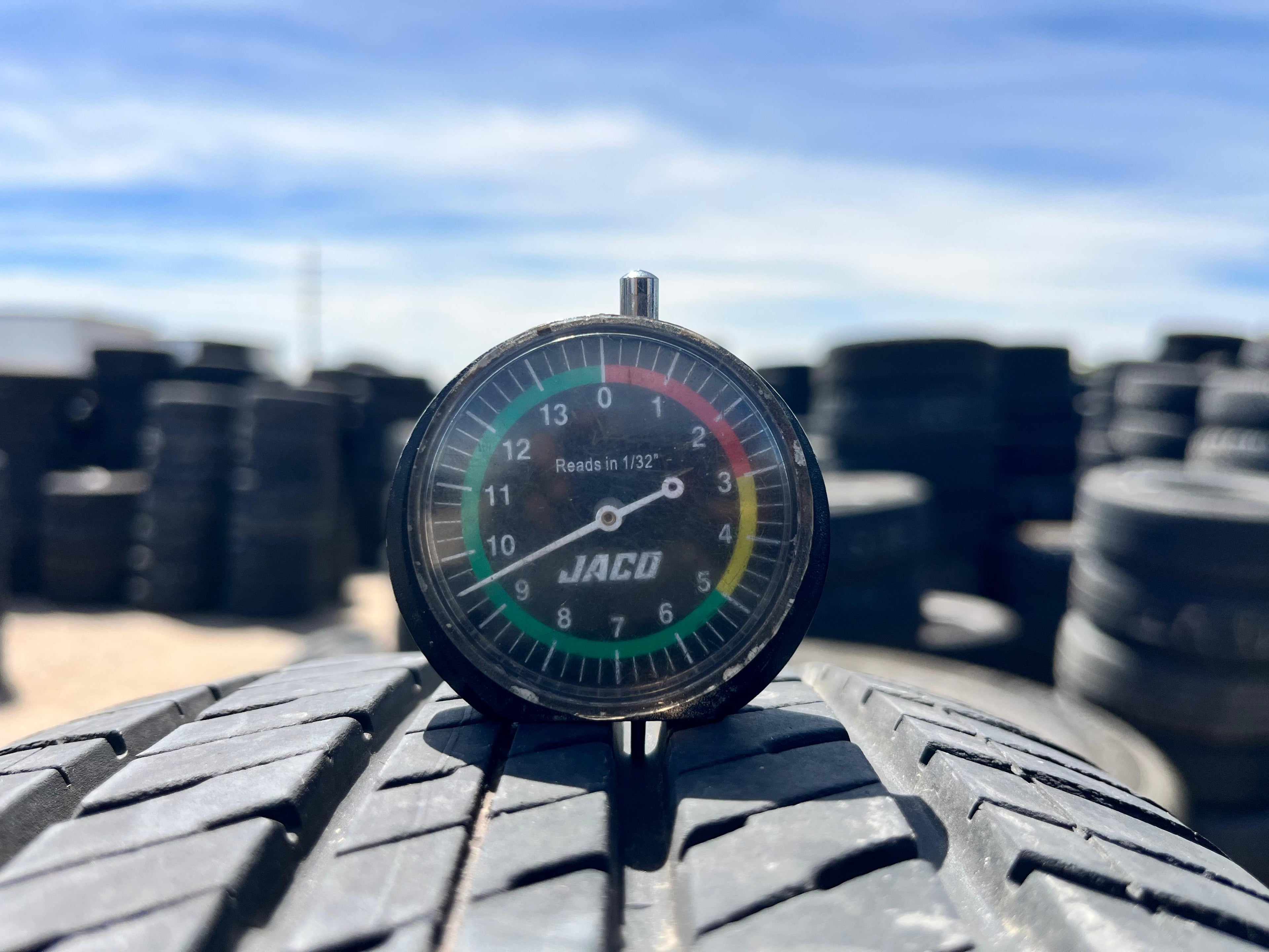 205/60R16 Pair (2 Used Tires) Bridgestone