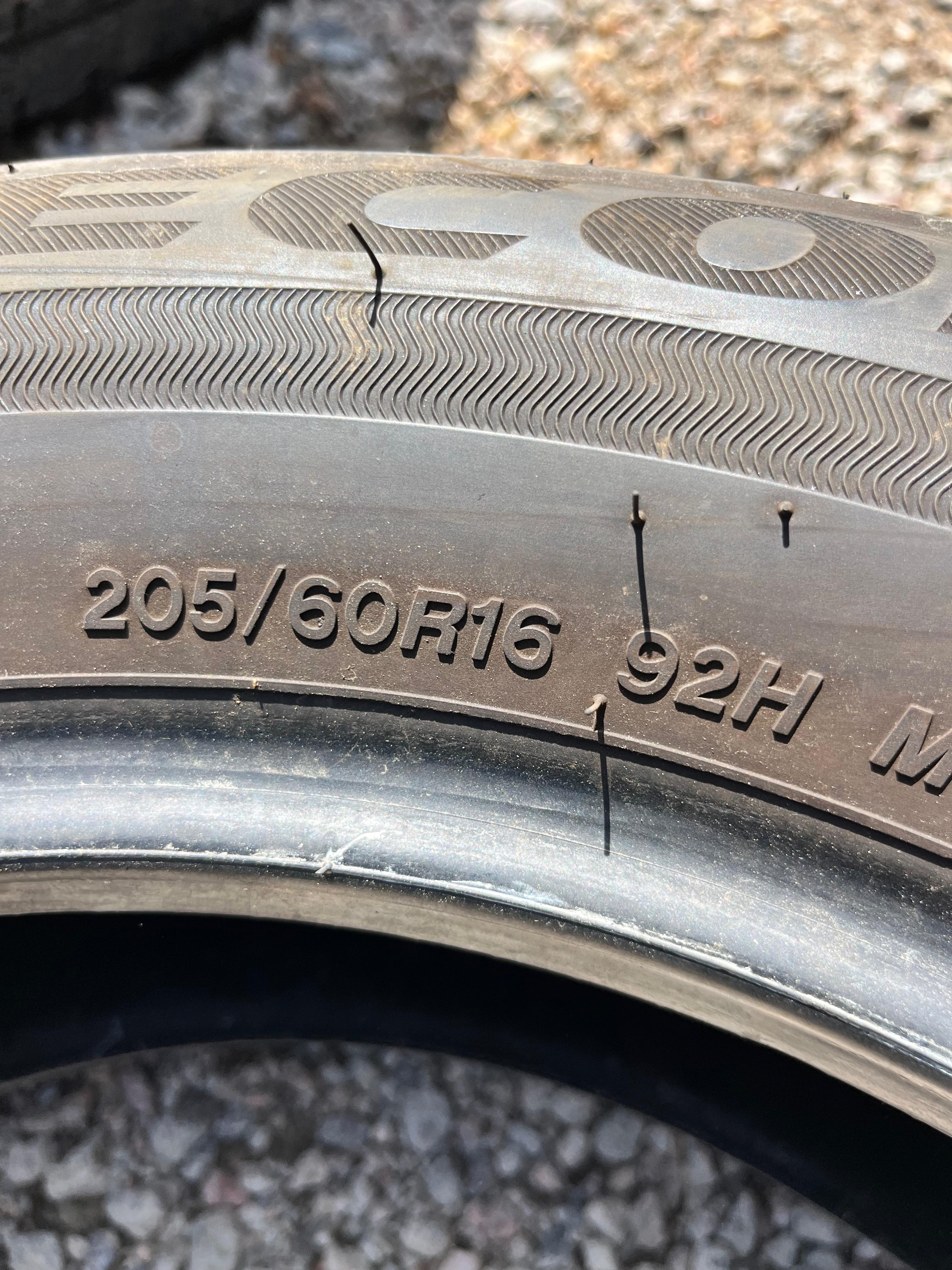 205/60R16 Pair (2 Used Tires) Bridgestone