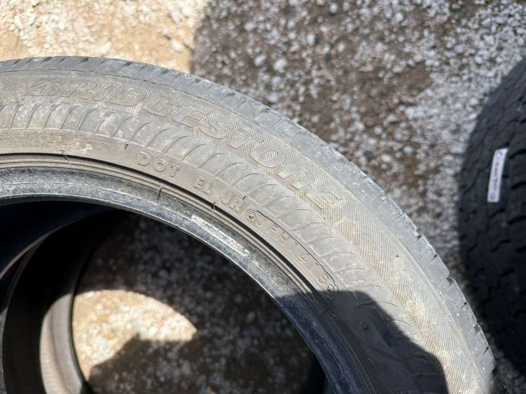 225/50R17 Pair (2 Used Tires) Bridgestone Driveguard