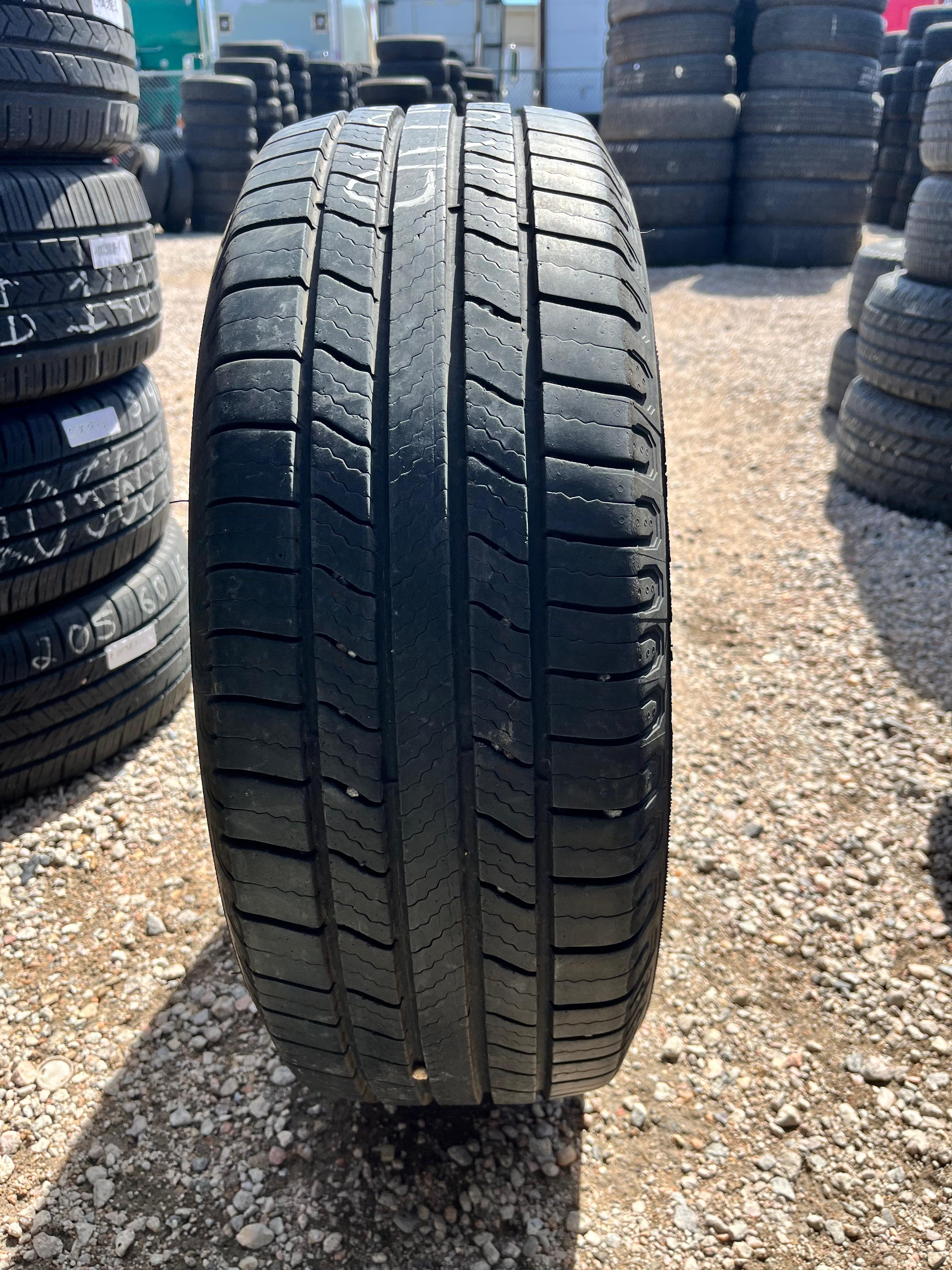 215/60R16 Pair (2 Used Tires) Michelin Defender