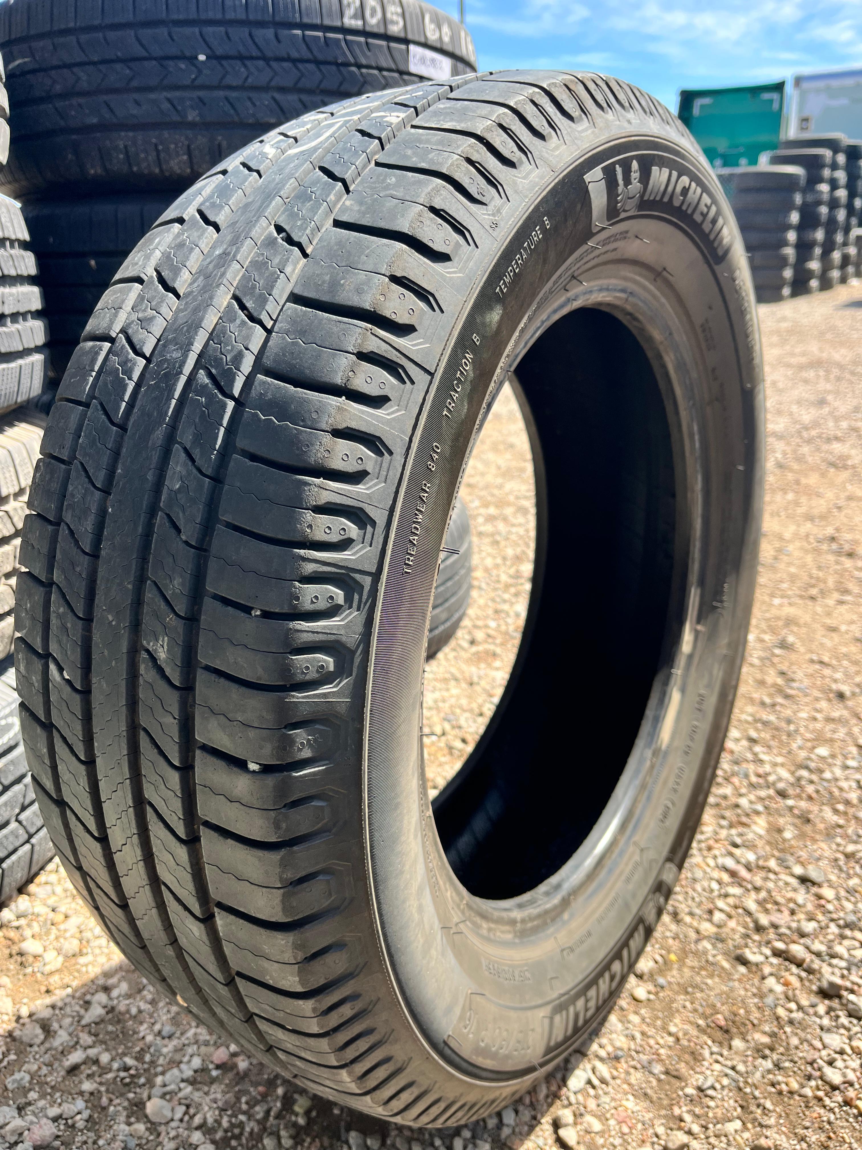 215/60R16 Pair (2 Used Tires) Michelin Defender