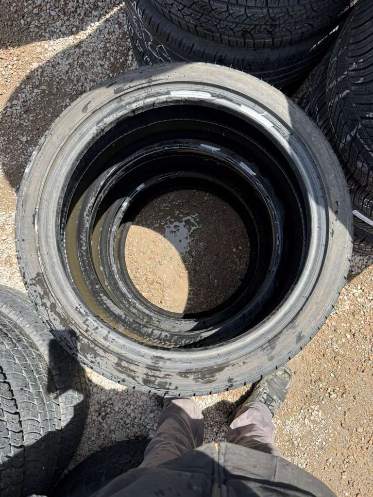 235/40R19 (3 Used Tires) Bridgestone Turanza EL 440