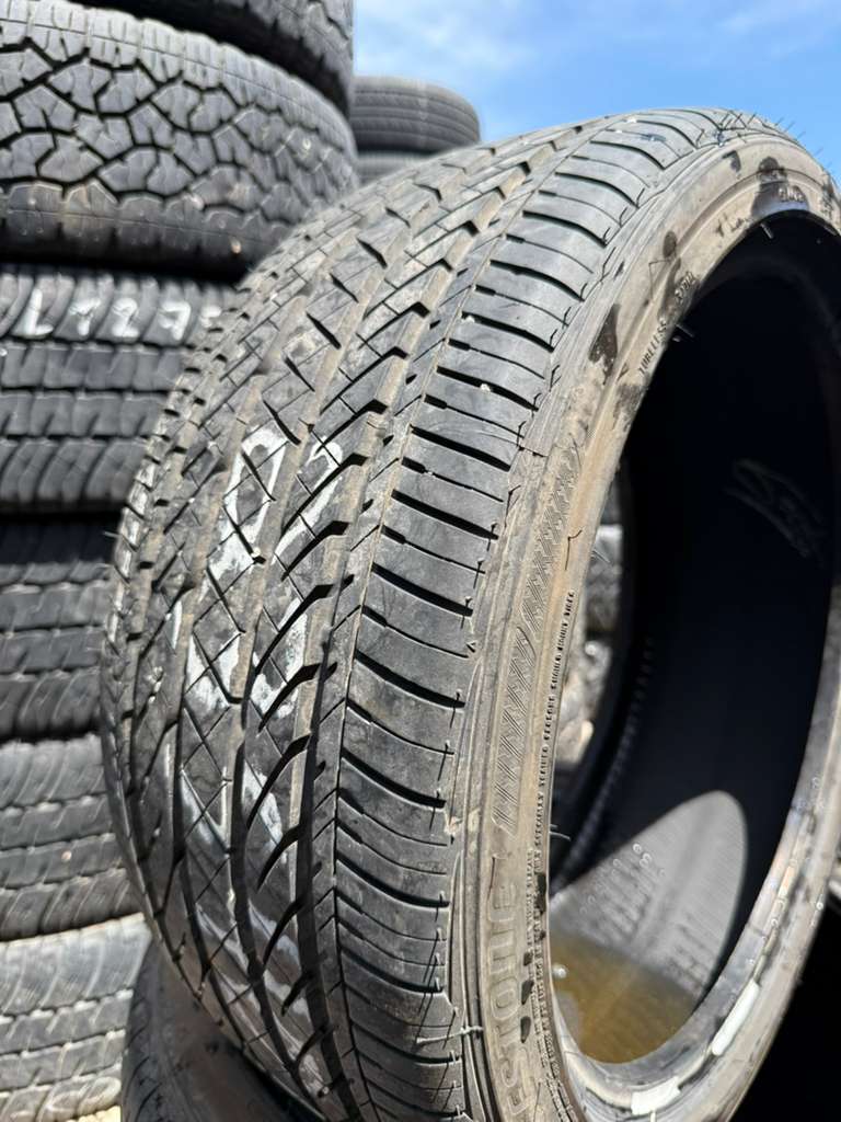 235/40R19 (3 Used Tires) Bridgestone Turanza EL 440