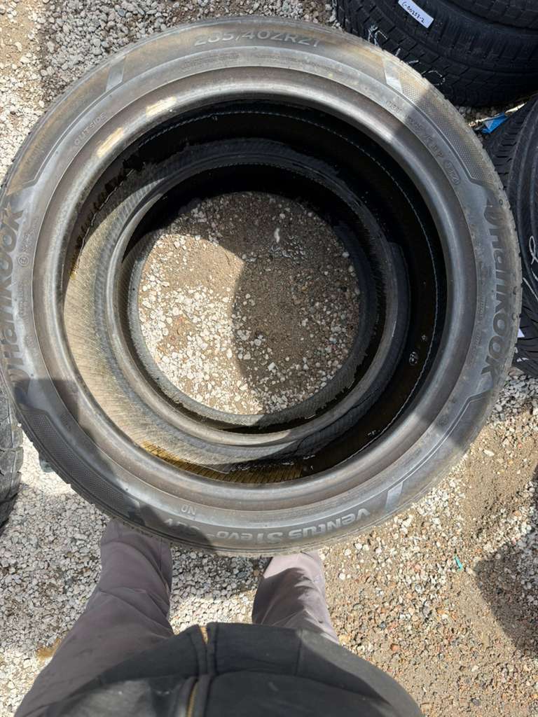 285/40R21 Pair (2 Used Tires) Hankook Ventus S1 evo3