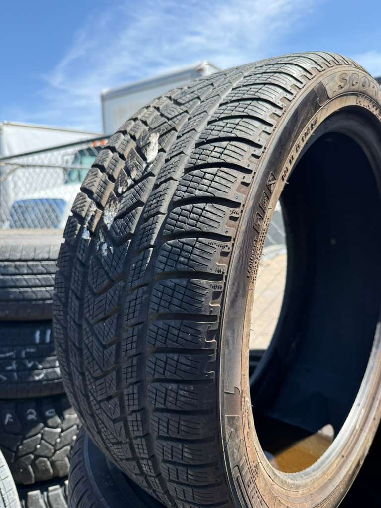 275/40R21 Set (4 Used Tires) Pirelli Scorpion Winter